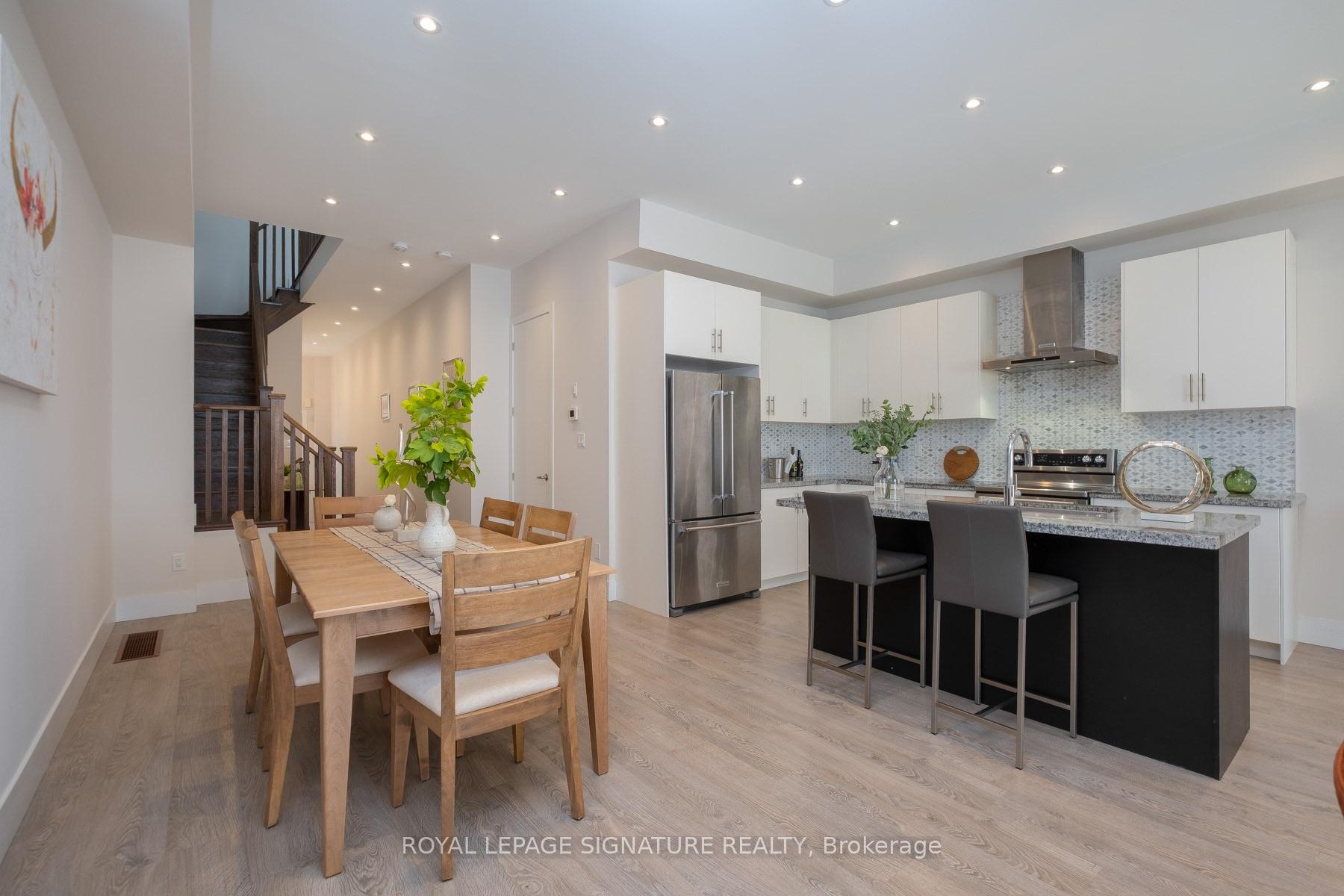 Photo 19 of 215 Elyse Court, Aurora, Bayview Northeast — HOMEH