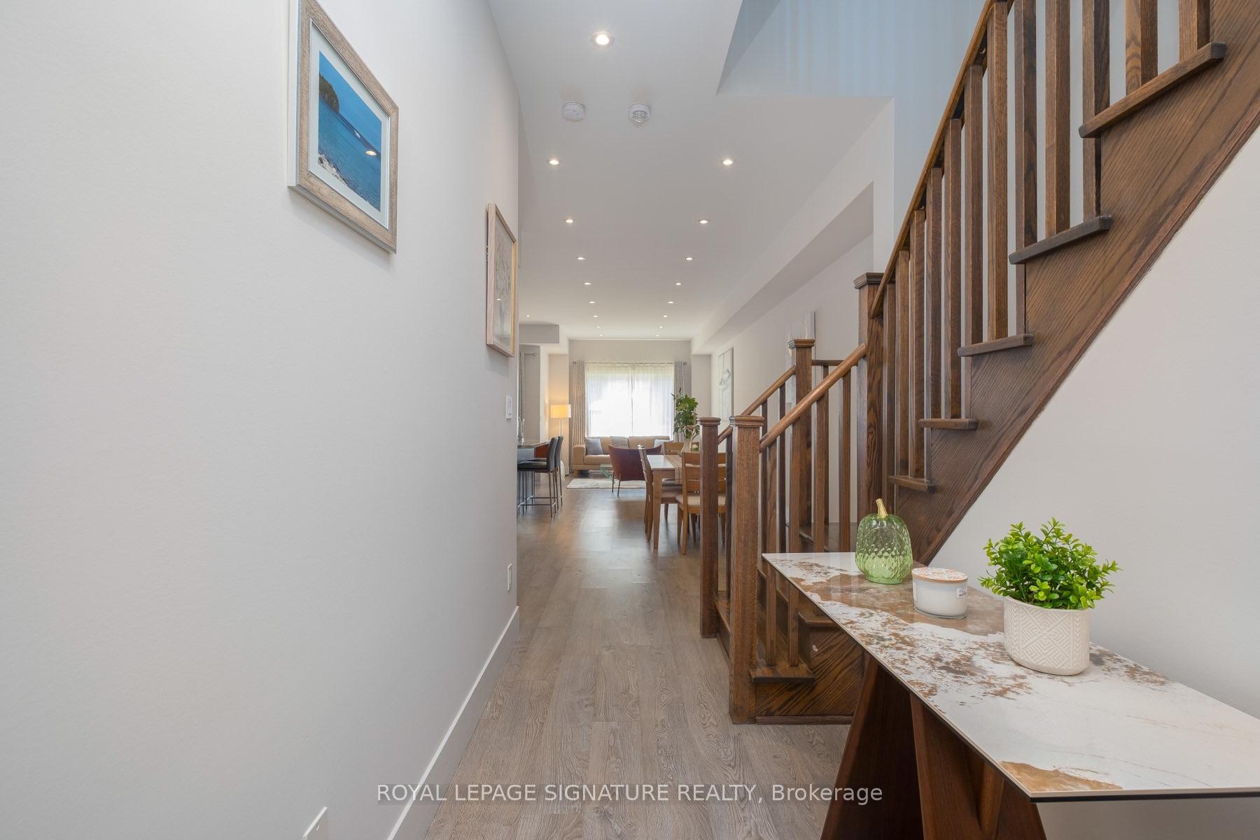 Photo 21 of 215 Elyse Court, Aurora, Bayview Northeast — HOMEH