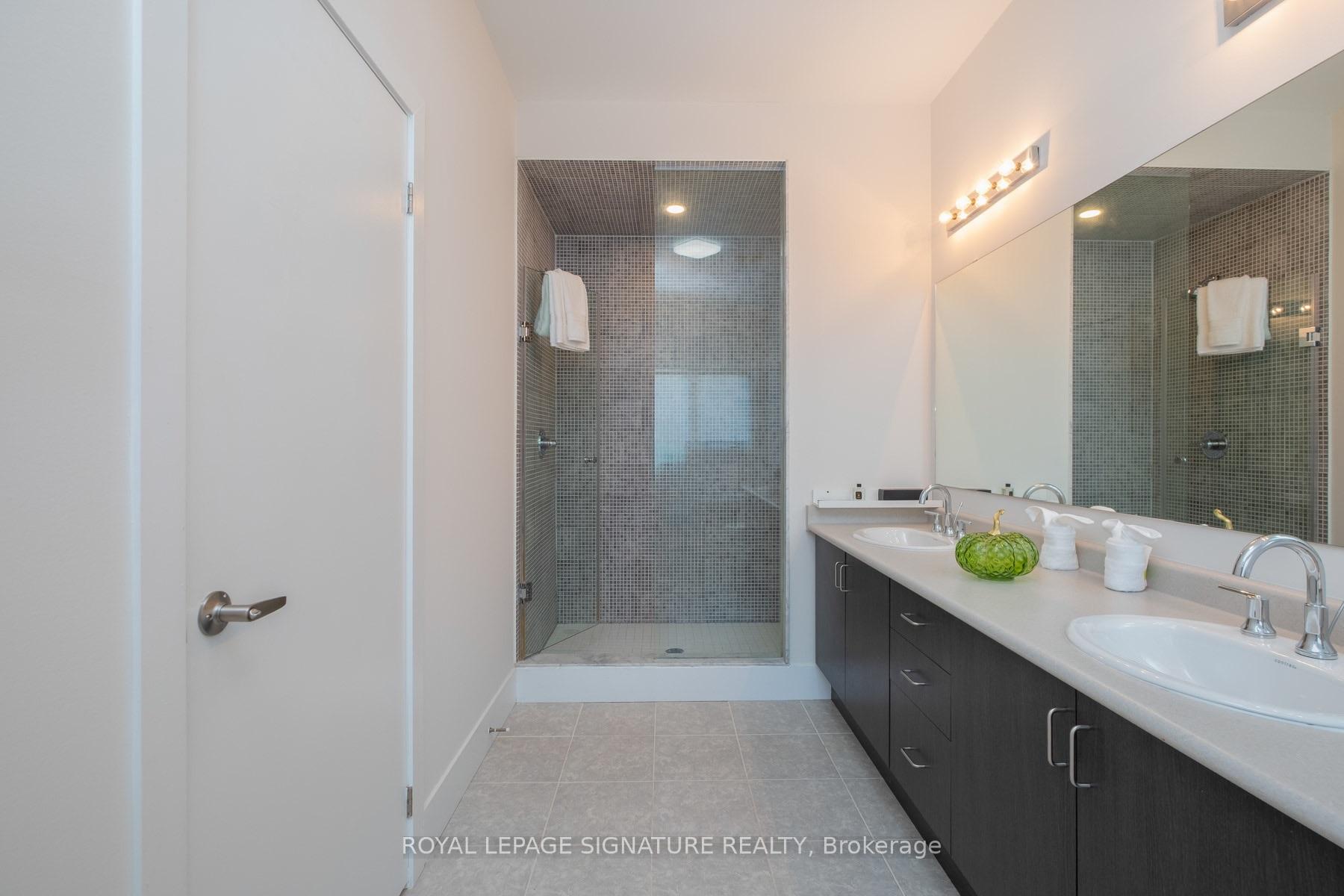 Photo 29 of 215 Elyse Court, Aurora, Bayview Northeast — HOMEH
