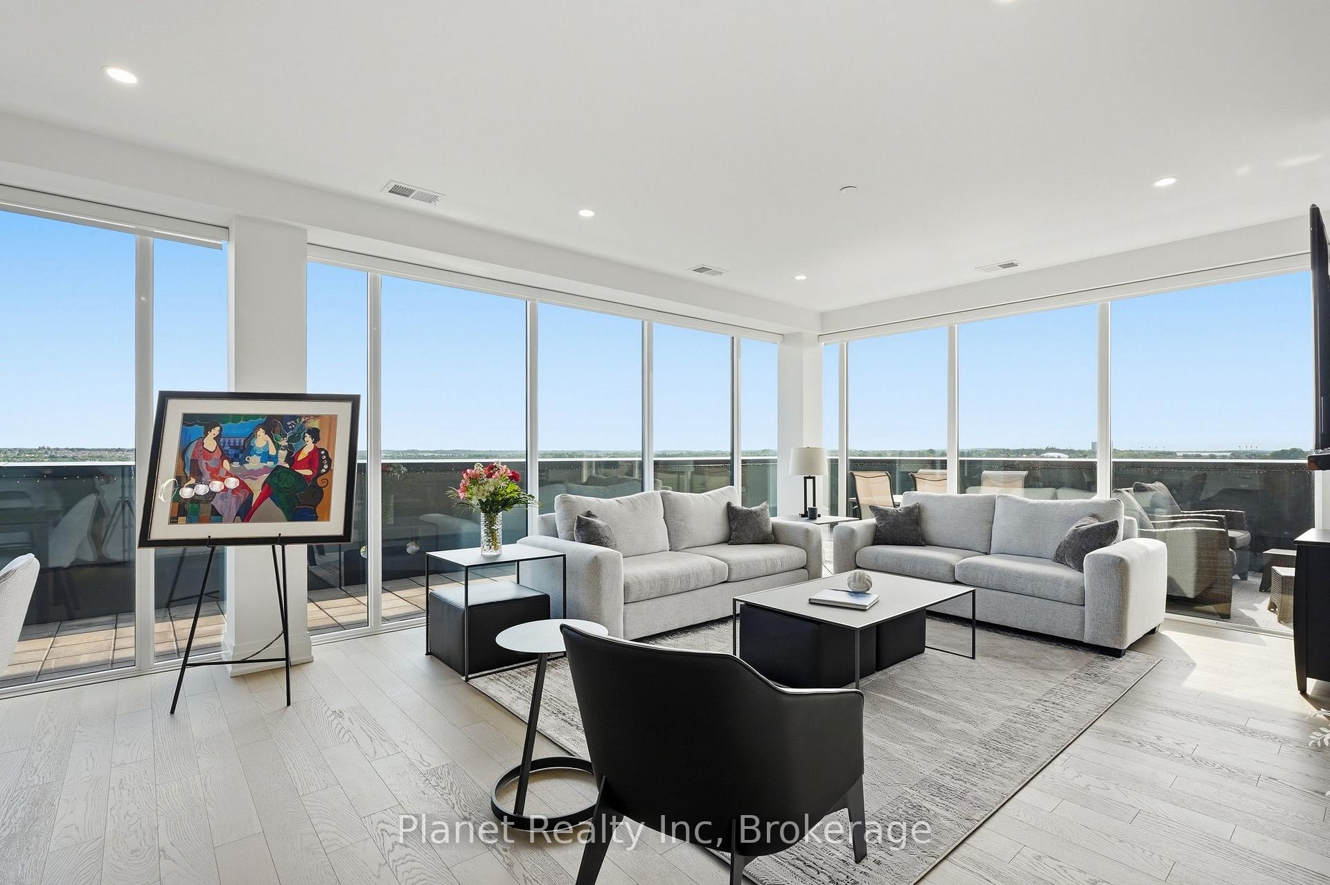 Photo of Unit 1305, 71 Wyndham Street S
