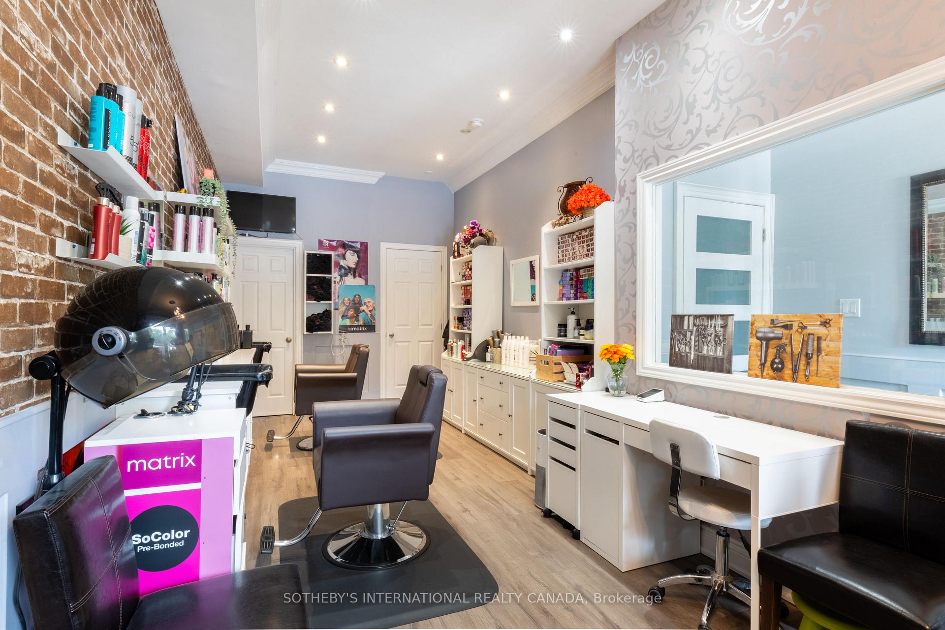 Photo 2 of 960A The Queensway, Etobicoke, Stonegate-Queensway — HOMEH