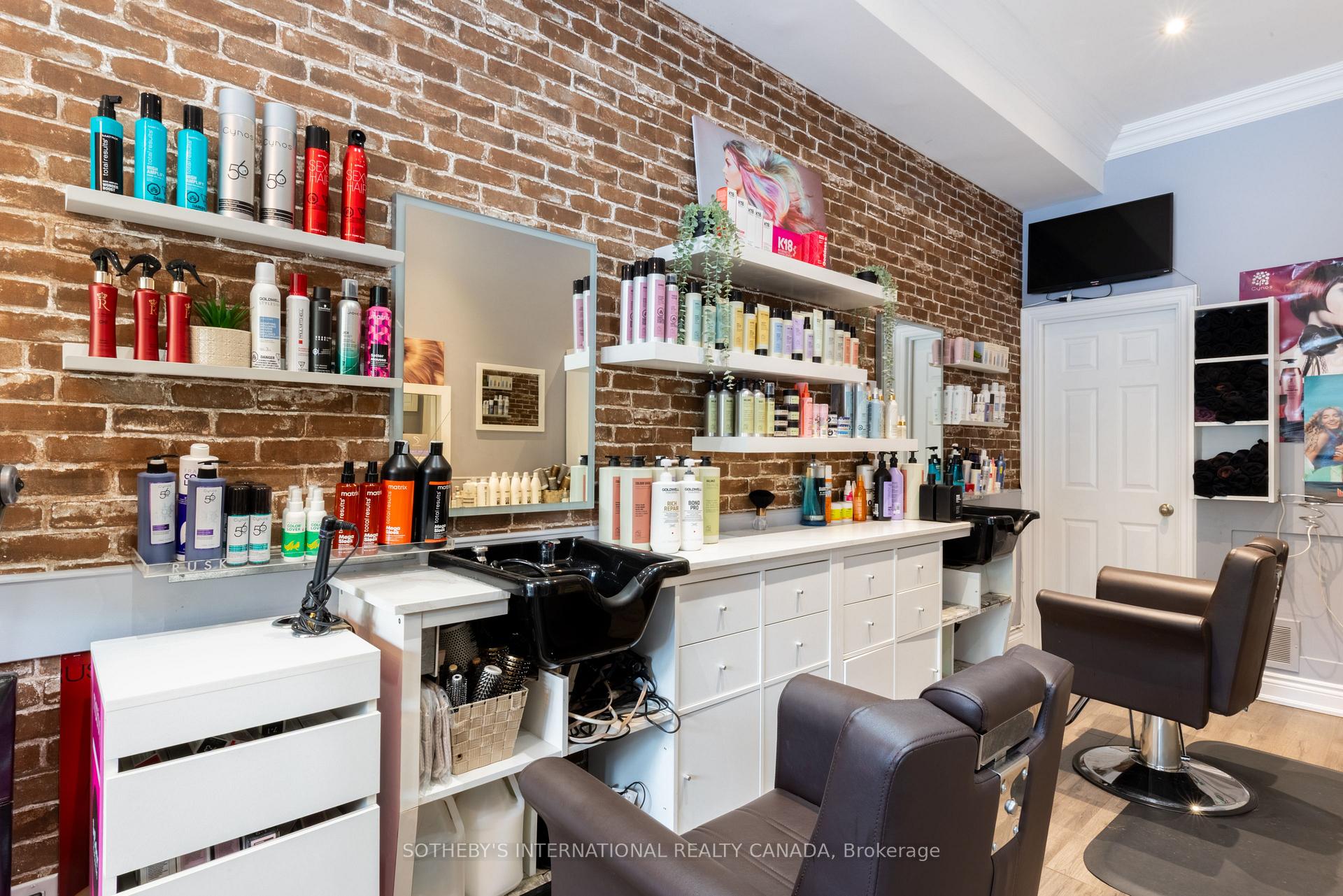 Photo 3 of 960A The Queensway, Etobicoke, Stonegate-Queensway — HOMEH