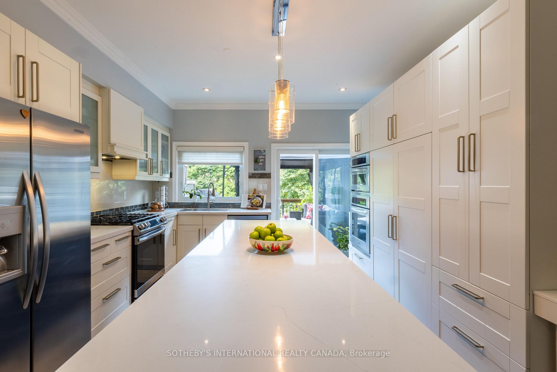 Photo 14 of 960A The Queensway, Etobicoke, Stonegate-Queensway — HOMEH