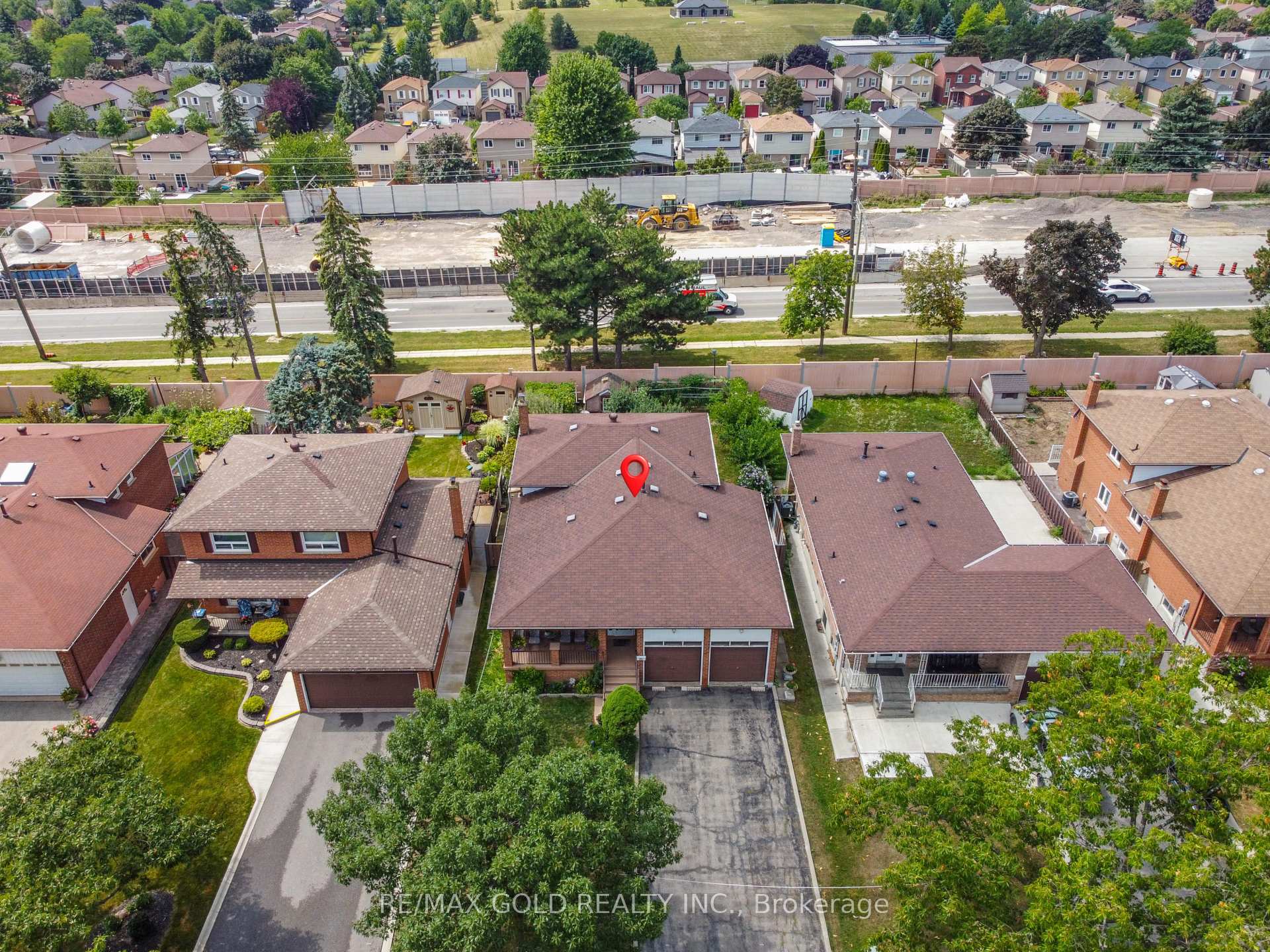 Photo 2 of 70 Malcolm Crescent, Brampton, Central Park — HOMEH