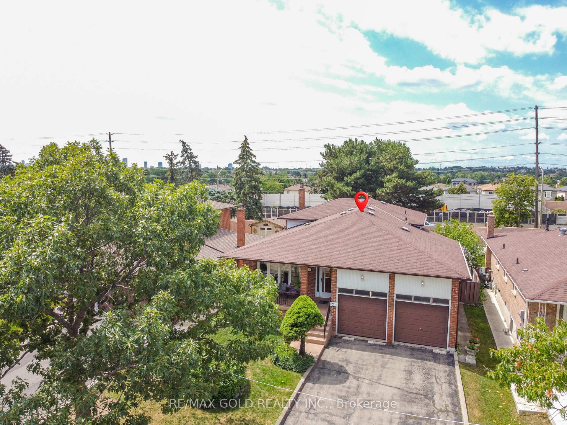 Photo 3 of 70 Malcolm Crescent, Brampton, Central Park — HOMEH