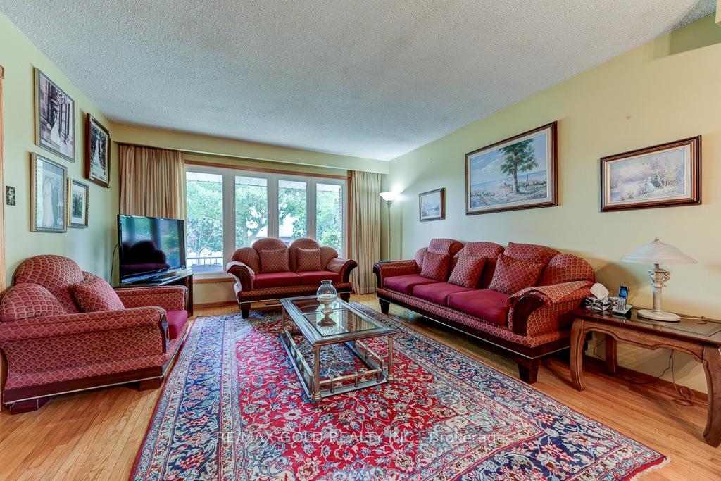 Photo 7 of 70 Malcolm Crescent, Brampton, Central Park — HOMEH