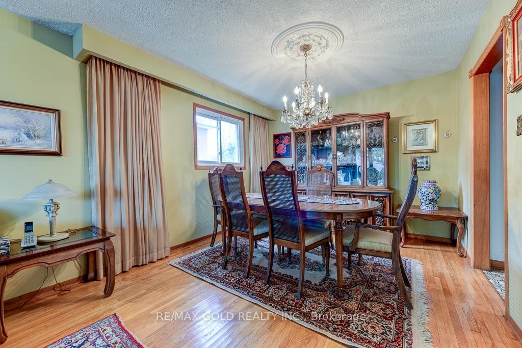 Photo 8 of 70 Malcolm Crescent, Brampton, Central Park — HOMEH