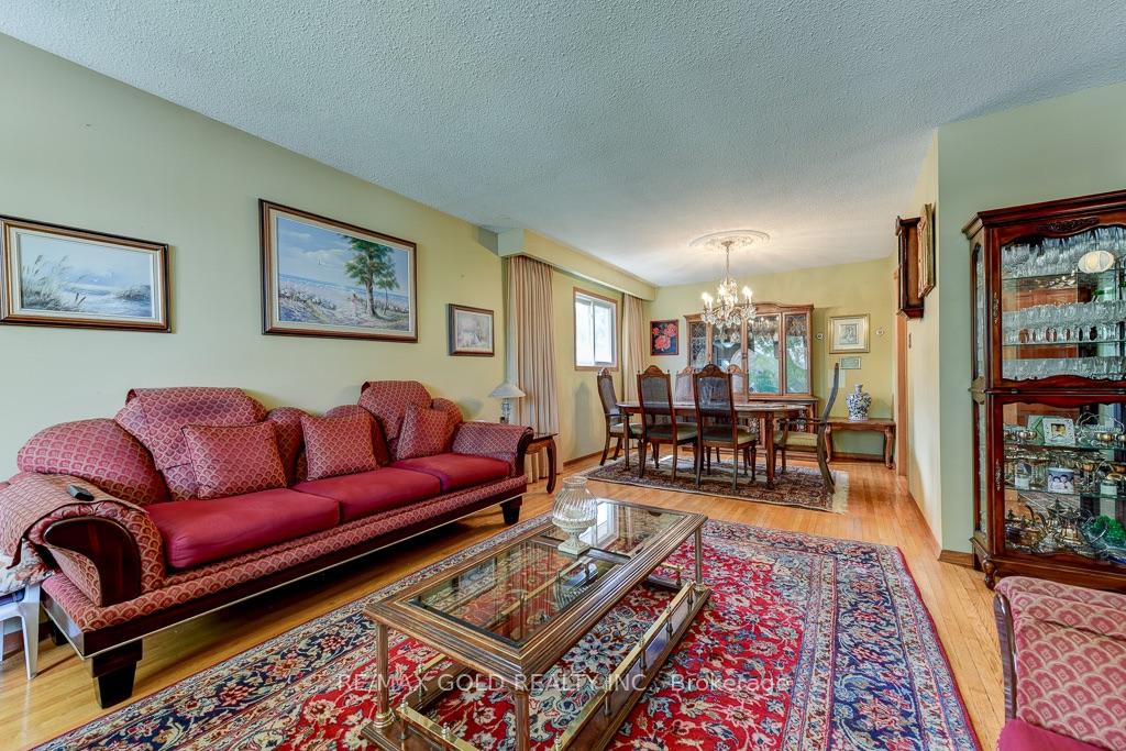 Photo 10 of 70 Malcolm Crescent, Brampton, Central Park — HOMEH
