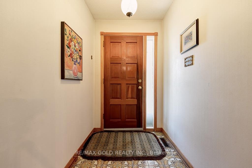 Photo 11 of 70 Malcolm Crescent, Brampton, Central Park — HOMEH