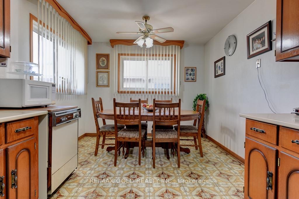 Photo 16 of 70 Malcolm Crescent, Brampton, Central Park — HOMEH