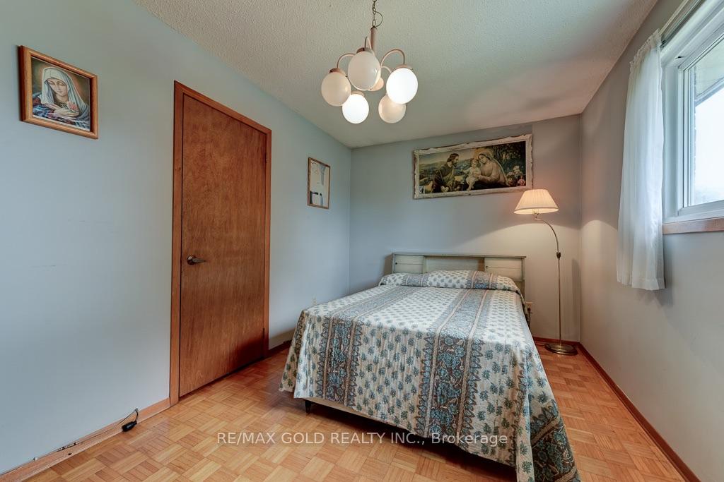 Photo 20 of 70 Malcolm Crescent, Brampton, Central Park — HOMEH
