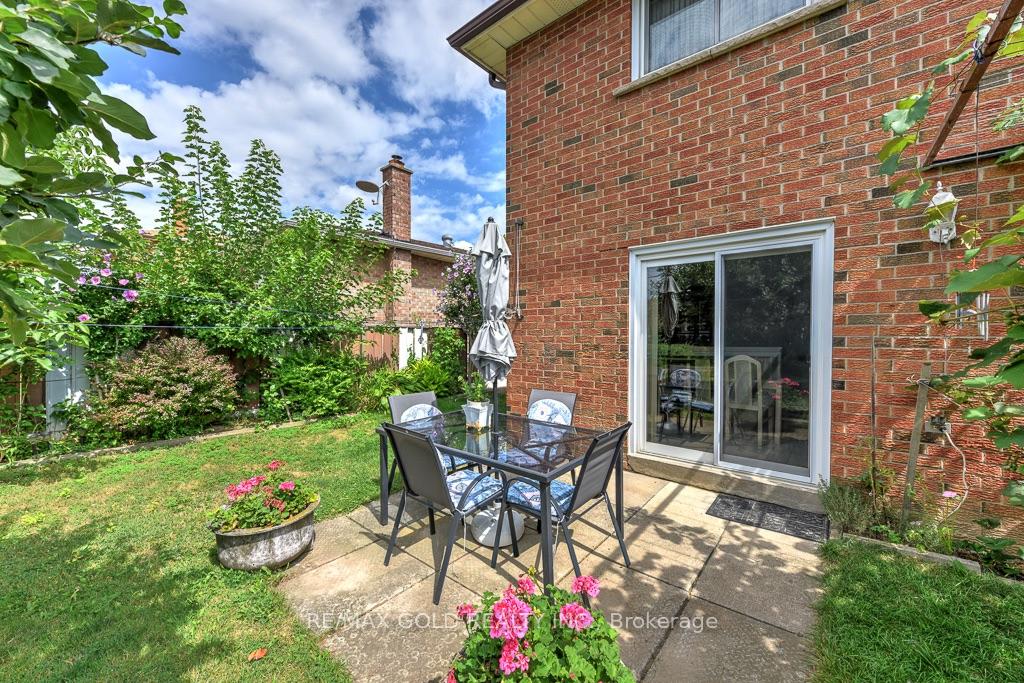 Photo 42 of 70 Malcolm Crescent, Brampton, Central Park — HOMEH