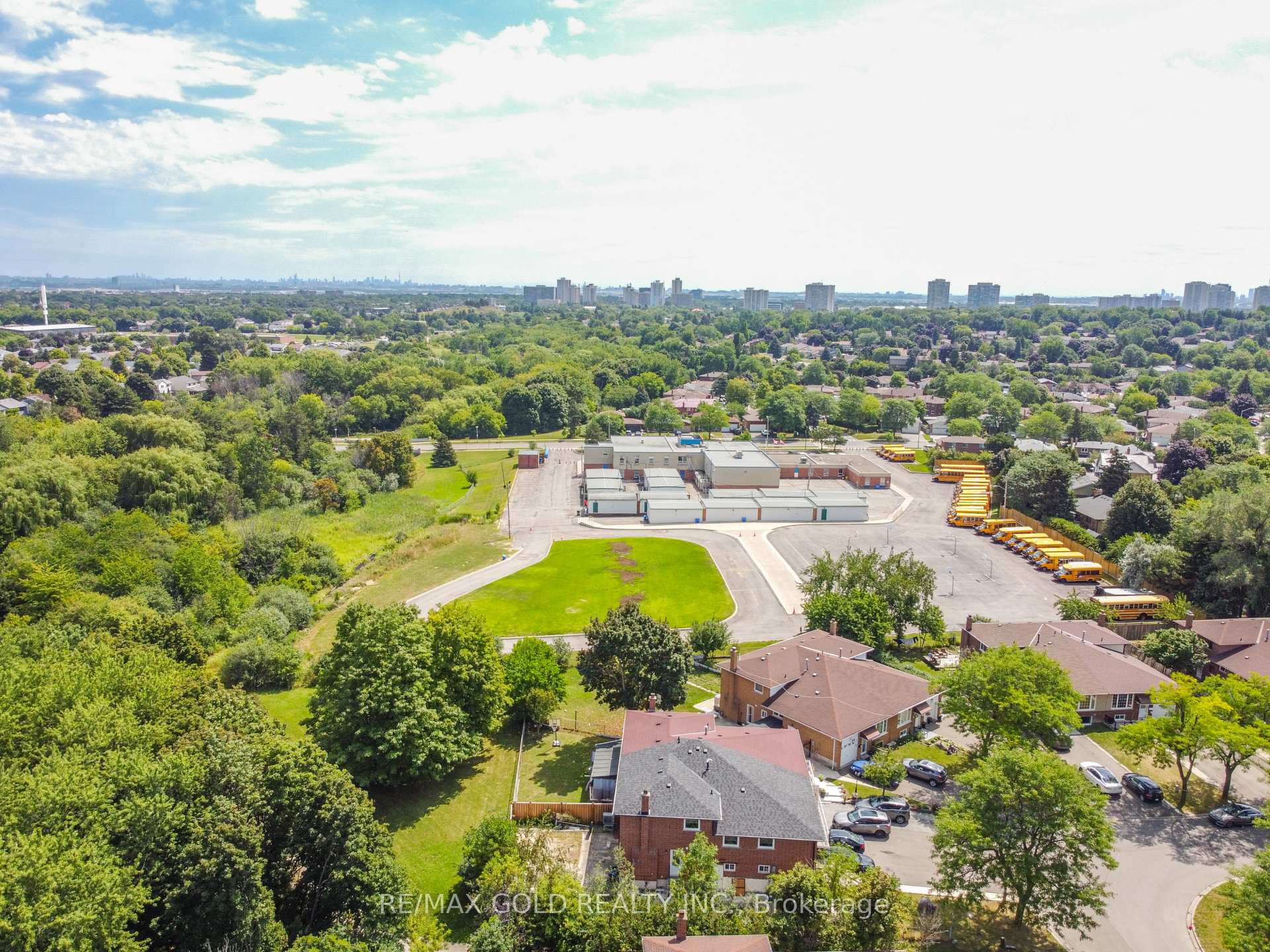 Photo 46 of 70 Malcolm Crescent, Brampton, Central Park — HOMEH