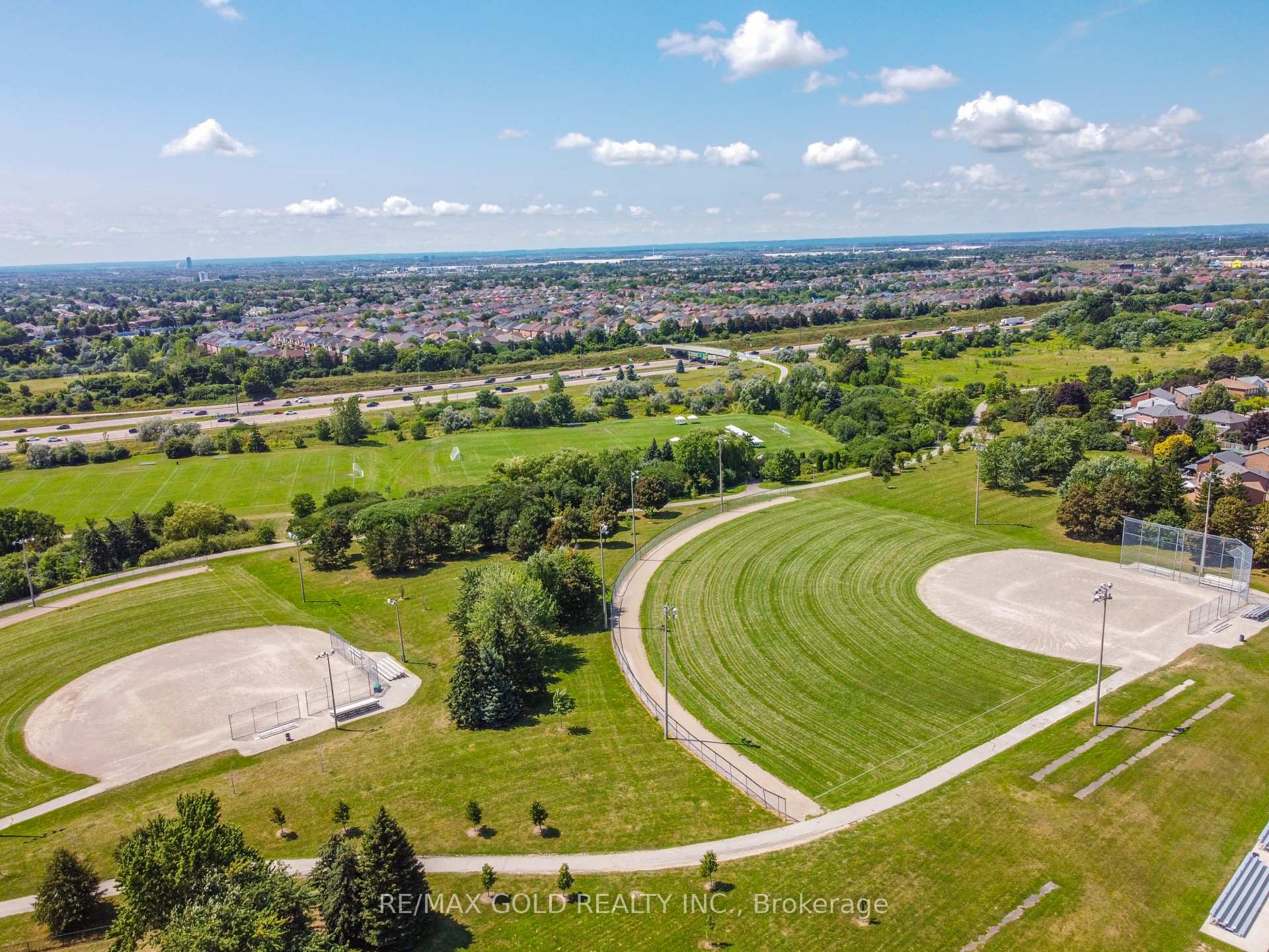 Photo 47 of 70 Malcolm Crescent, Brampton, Central Park — HOMEH