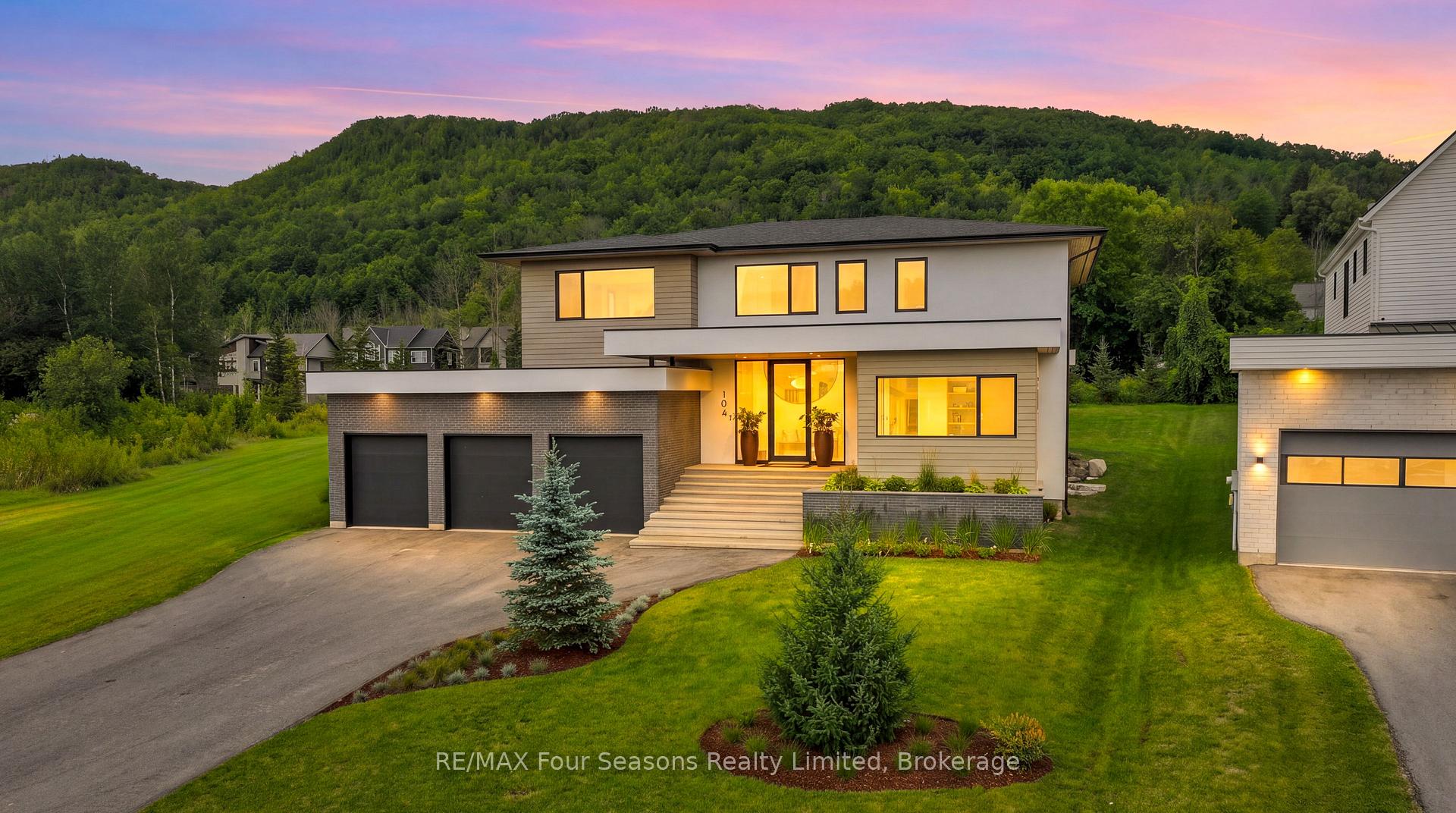 Photo 1 of 102 Barton Boulevard, Blue Mountains — HOMEH
