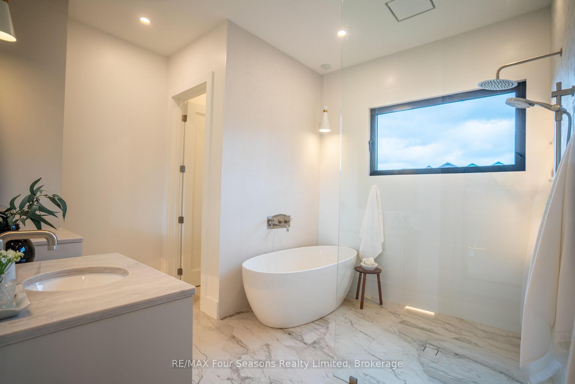 Photo 14 of 102 Barton Boulevard, Blue Mountains — HOMEH