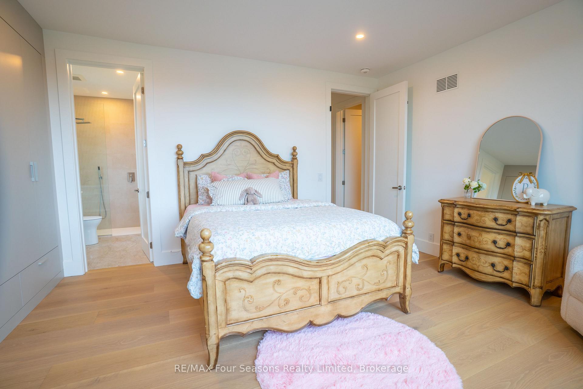 Photo 34 of 102 Barton Boulevard, Blue Mountains — HOMEH