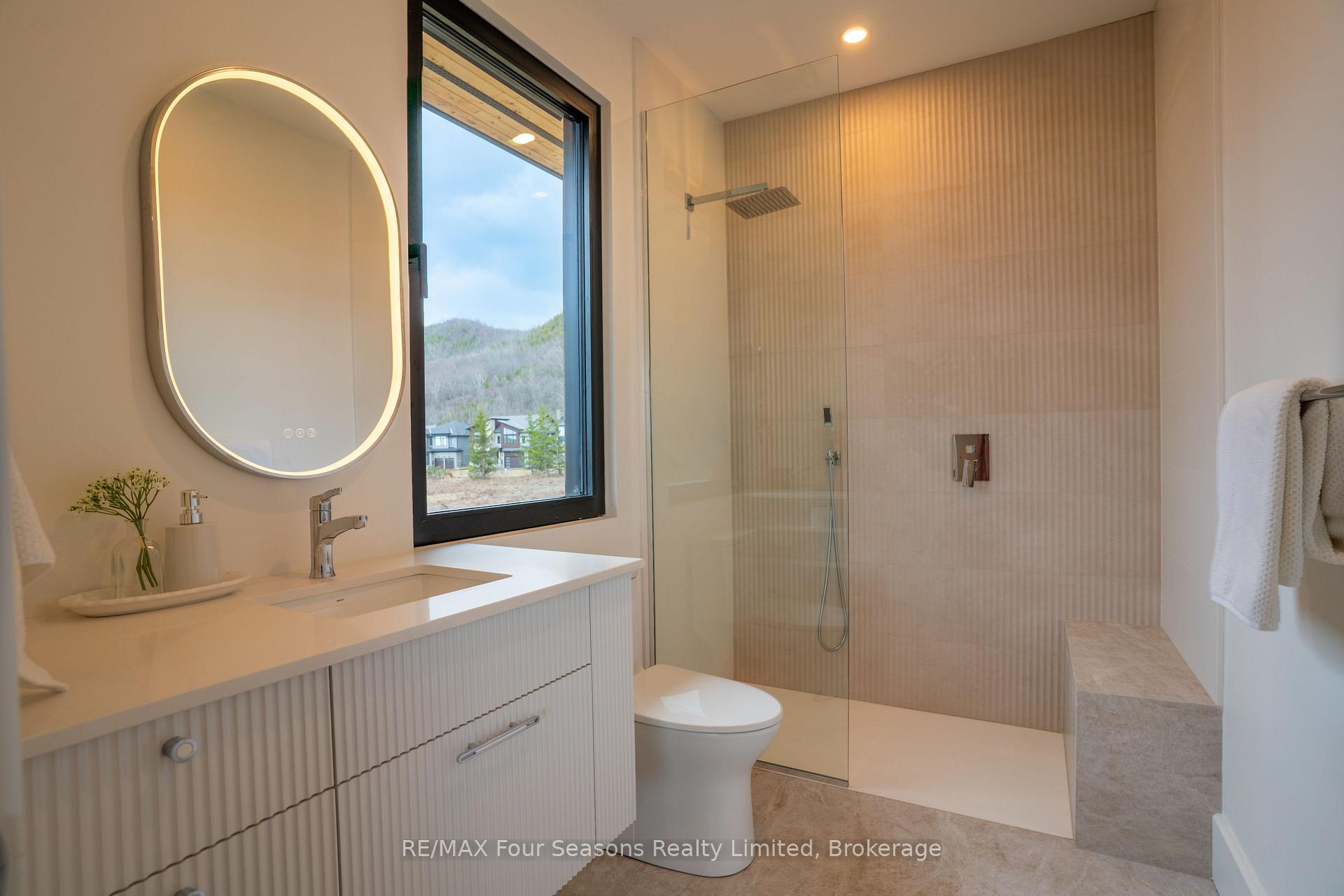 Photo 35 of 102 Barton Boulevard, Blue Mountains — HOMEH
