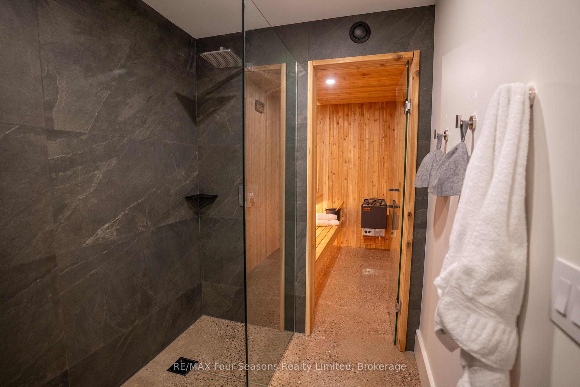 Photo 43 of 102 Barton Boulevard, Blue Mountains — HOMEH