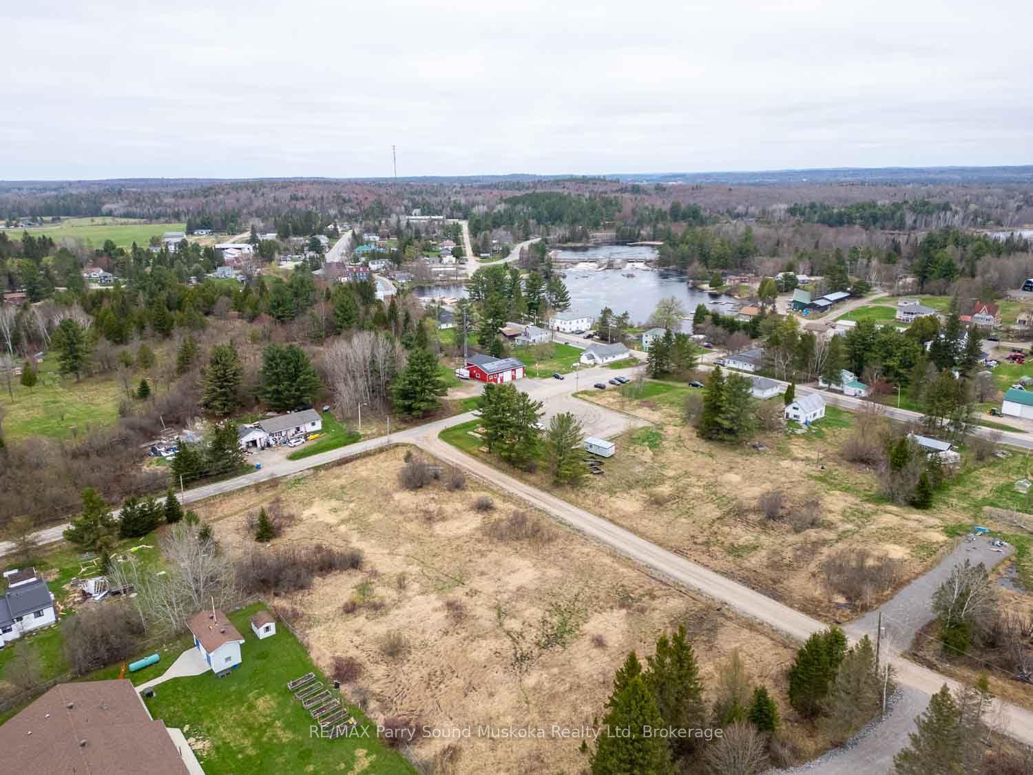 Photo 4 of 00 King Street, Magnetawan — HOMEH