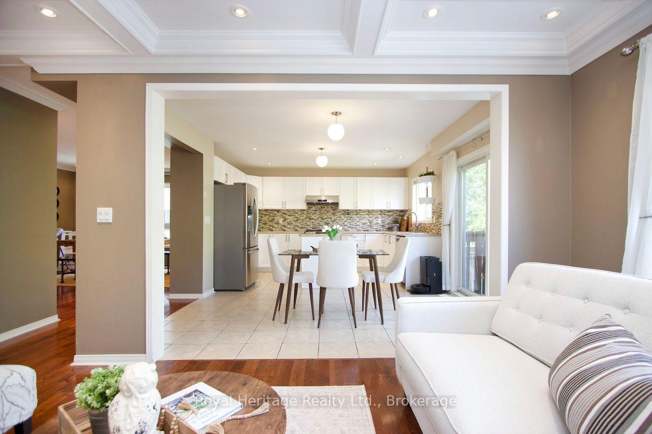 Photo 10 of 941 Langford Street, Oshawa, Eastdale — HOMEH