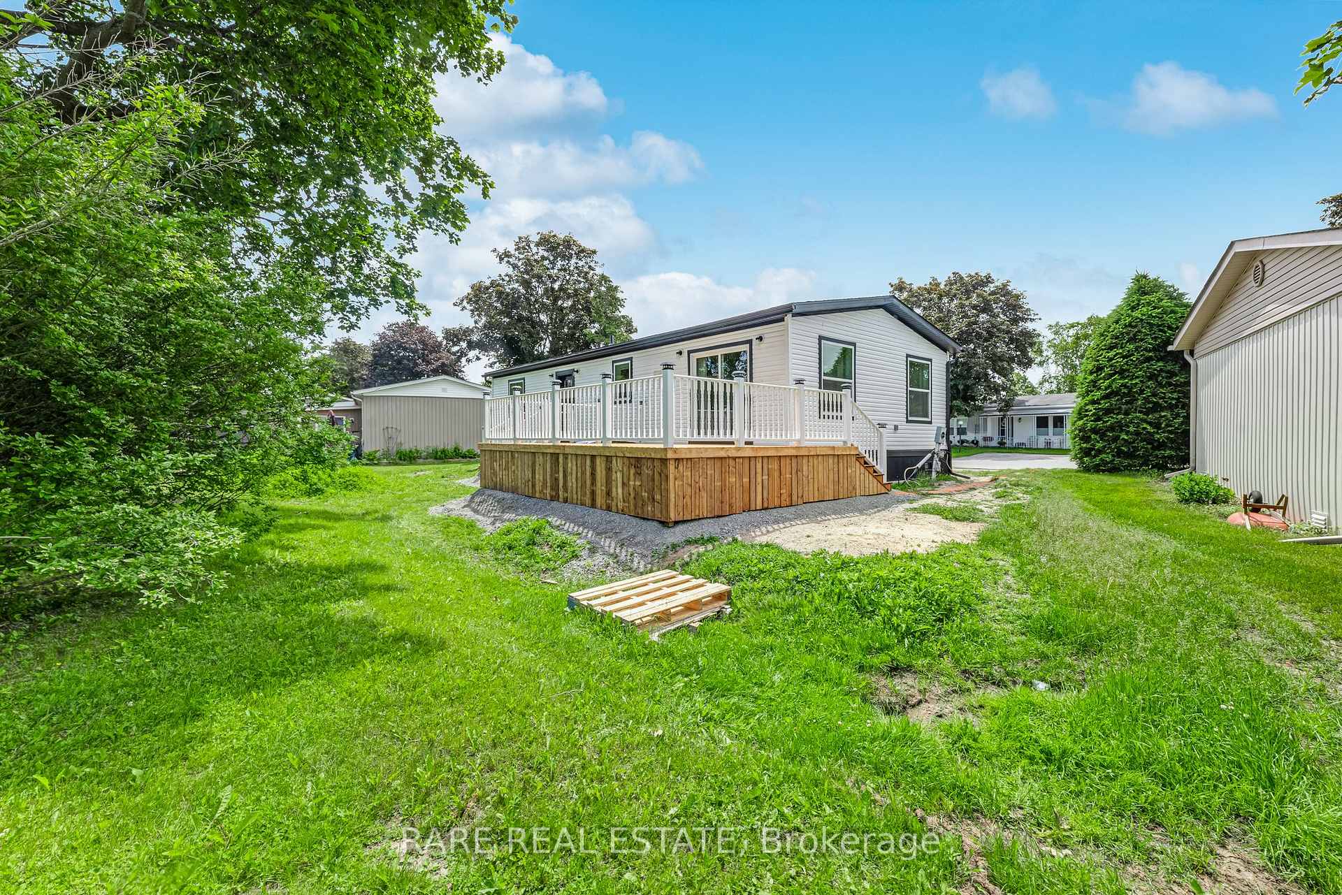 Photo 25 of 76 Linden Lane, Innisfil, Alcona — HOMEH