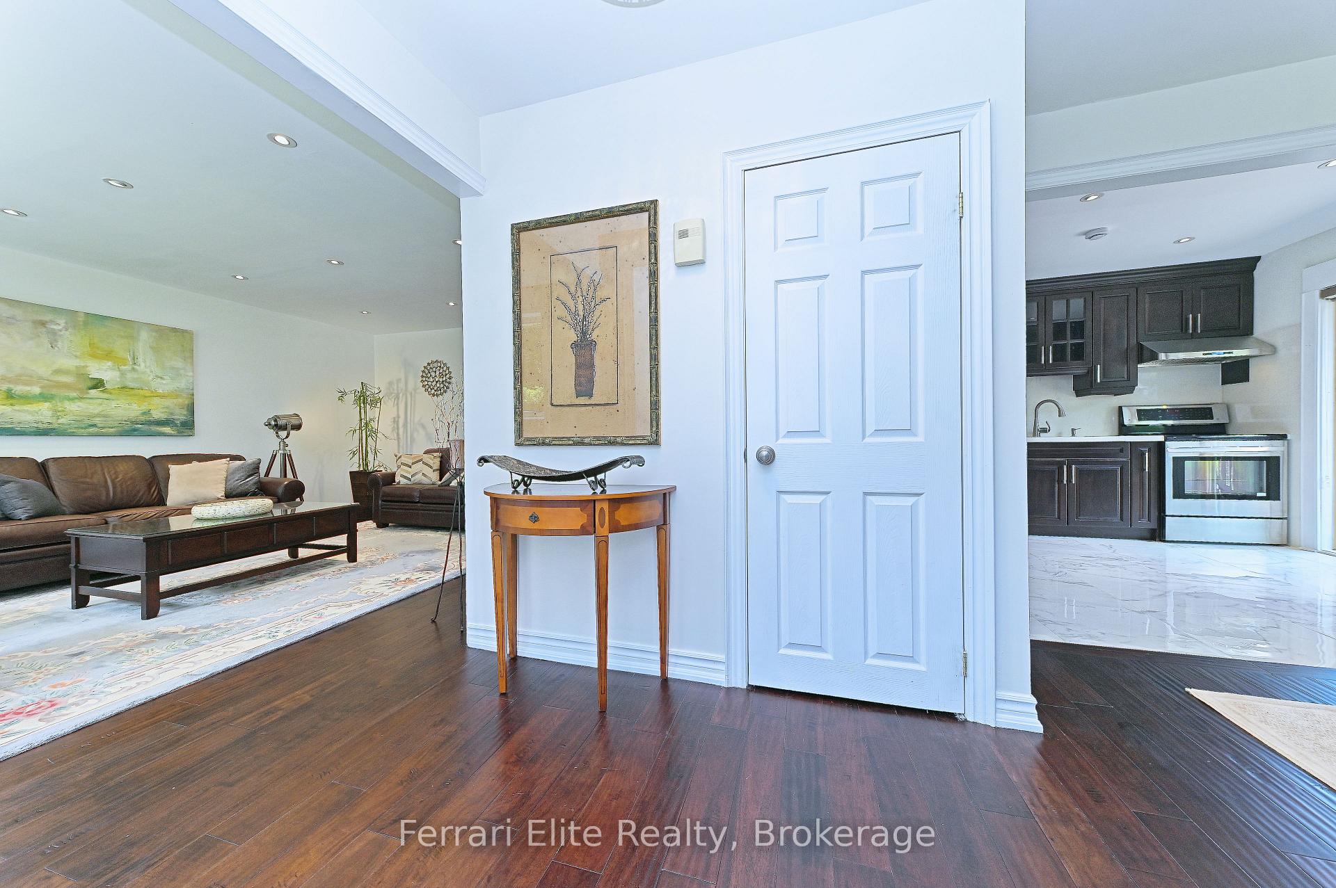 Photo 5 of 73 Farley Crescent, Etobicoke, Willowridge-Martingrove-Richview — HOMEH