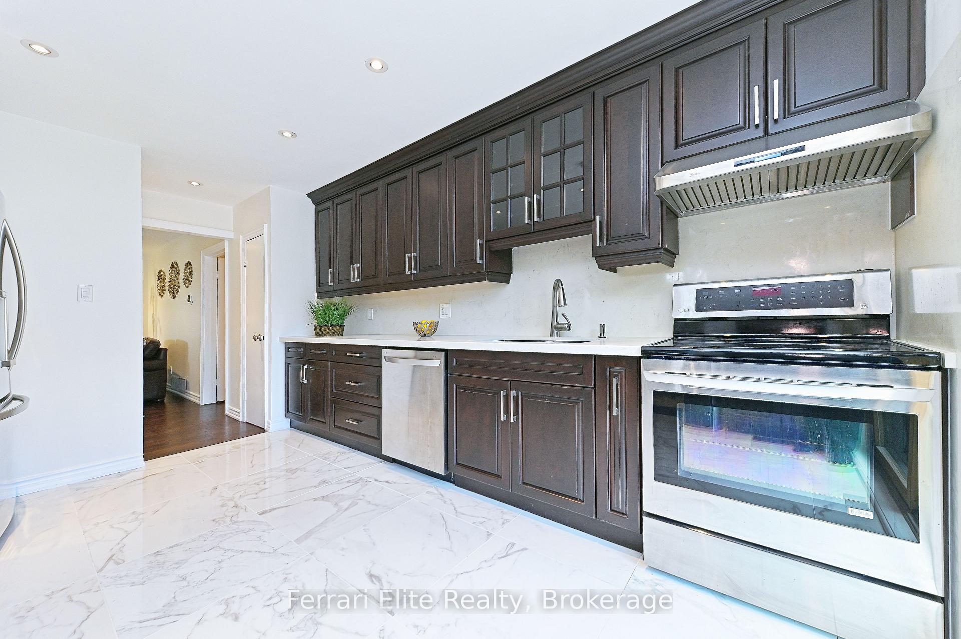 Photo 9 of 73 Farley Crescent, Etobicoke, Willowridge-Martingrove-Richview — HOMEH