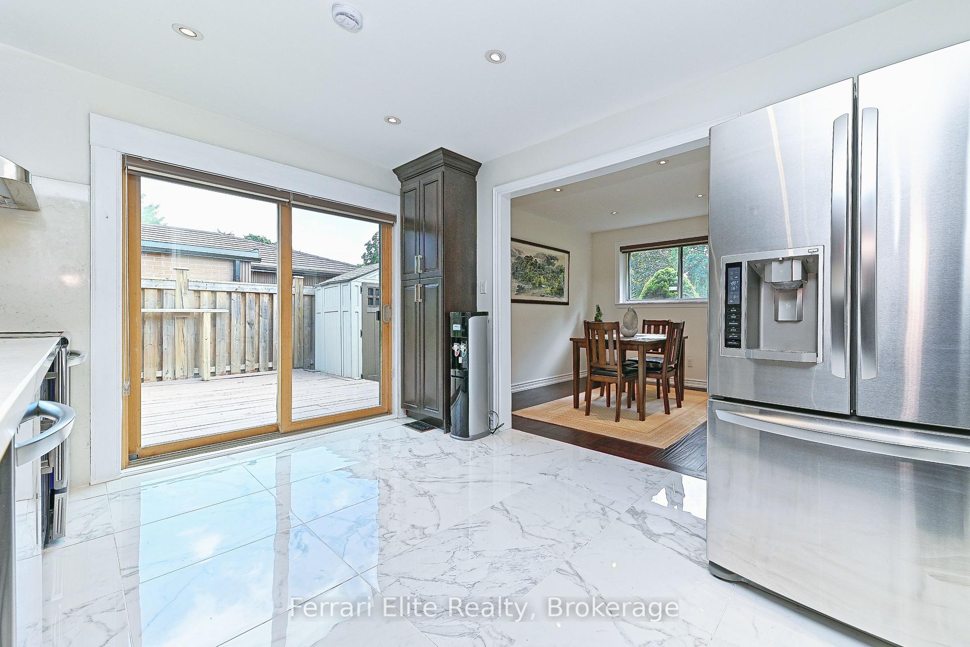 Photo 11 of 73 Farley Crescent, Etobicoke, Willowridge-Martingrove-Richview — HOMEH