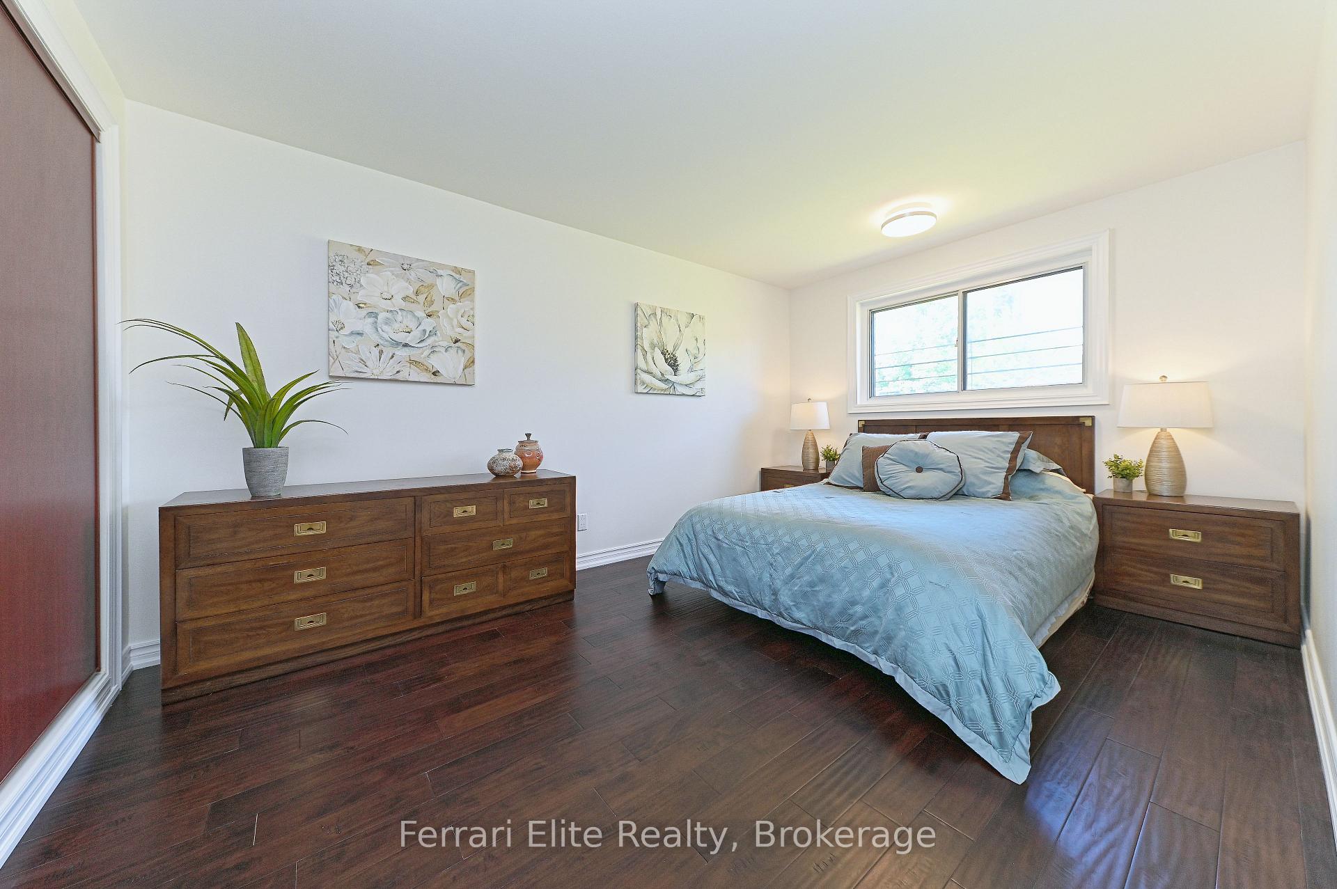 Photo 14 of 73 Farley Crescent, Etobicoke, Willowridge-Martingrove-Richview — HOMEH