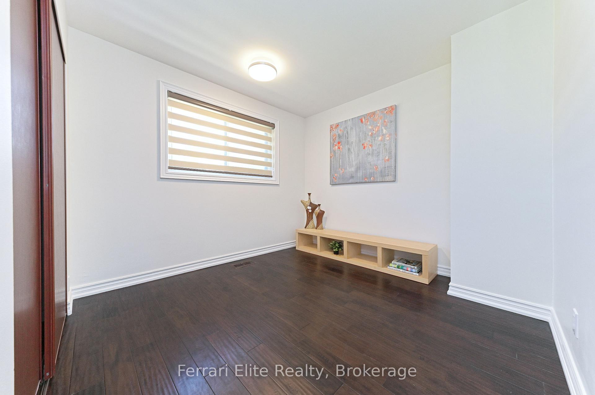 Photo 16 of 73 Farley Crescent, Etobicoke, Willowridge-Martingrove-Richview — HOMEH