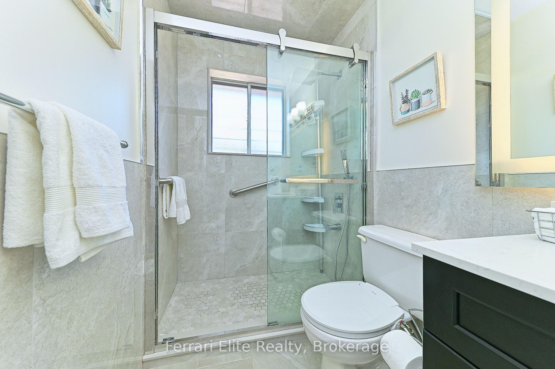 Photo 17 of 73 Farley Crescent, Etobicoke, Willowridge-Martingrove-Richview — HOMEH