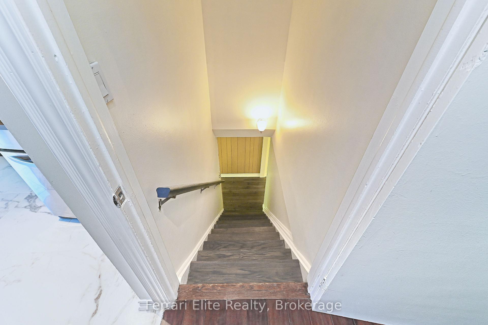 Photo 19 of 73 Farley Crescent, Etobicoke, Willowridge-Martingrove-Richview — HOMEH