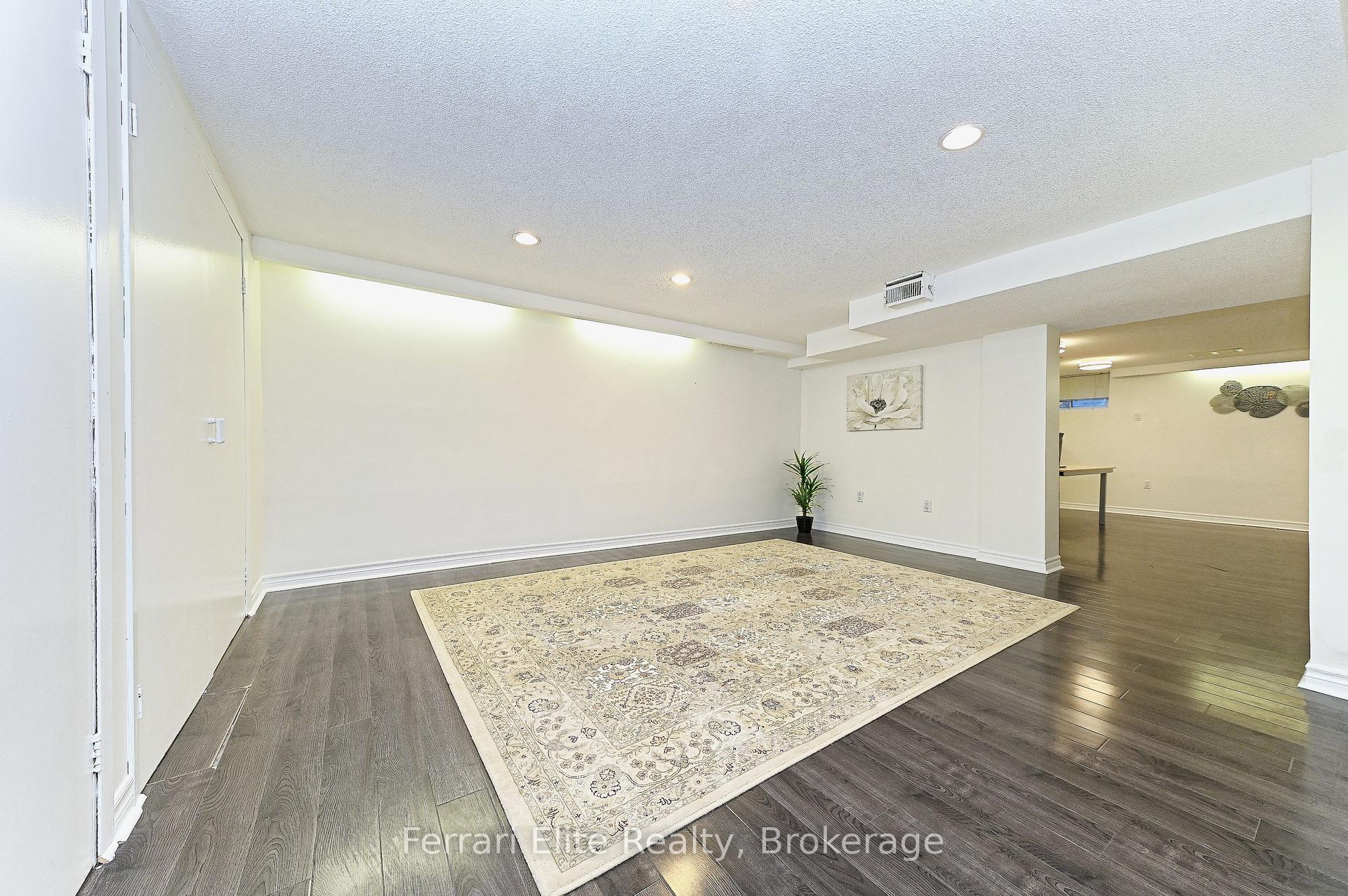 Photo 20 of 73 Farley Crescent, Etobicoke, Willowridge-Martingrove-Richview — HOMEH