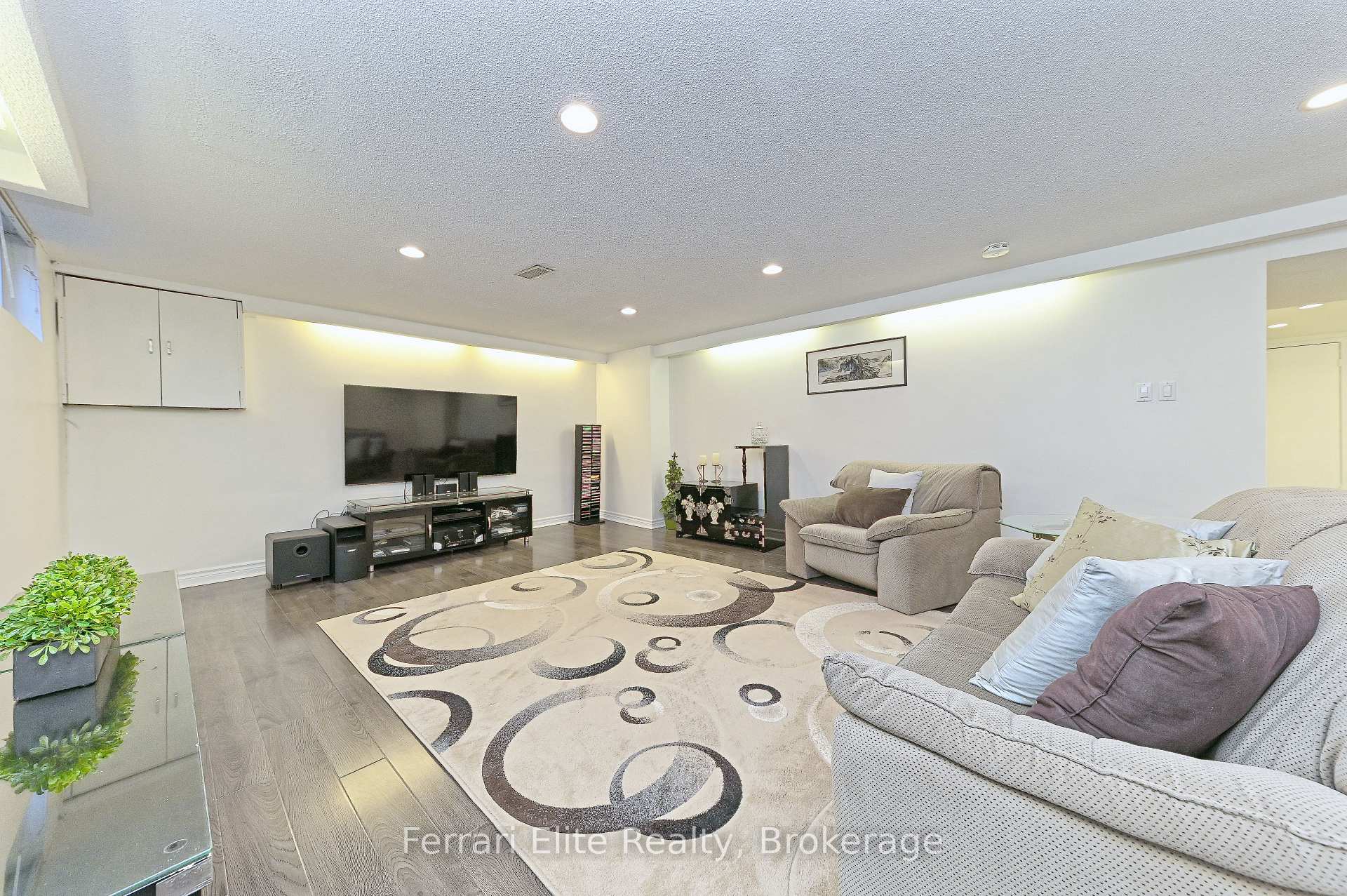 Photo 22 of 73 Farley Crescent, Etobicoke, Willowridge-Martingrove-Richview — HOMEH