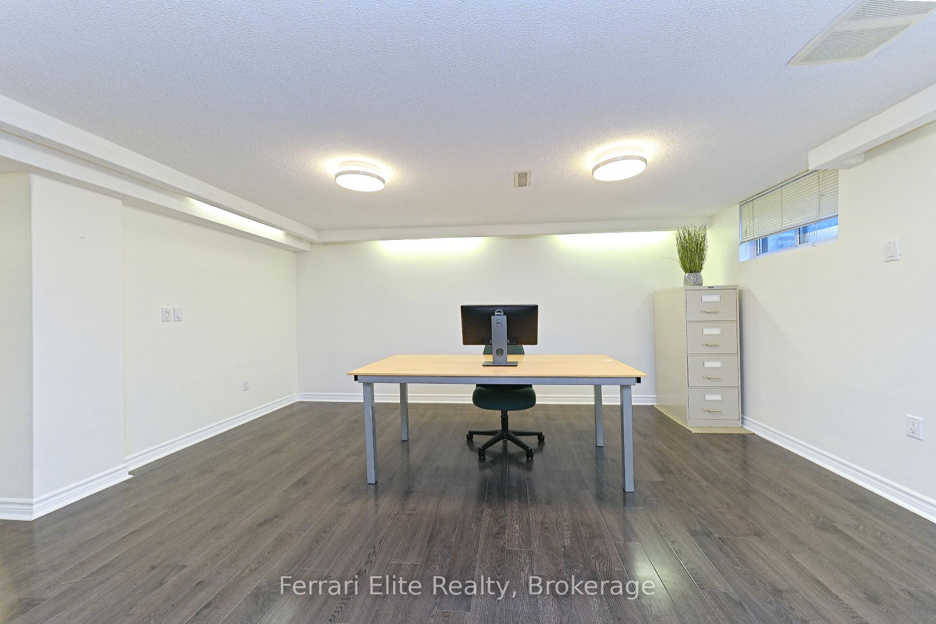 Photo 23 of 73 Farley Crescent, Etobicoke, Willowridge-Martingrove-Richview — HOMEH
