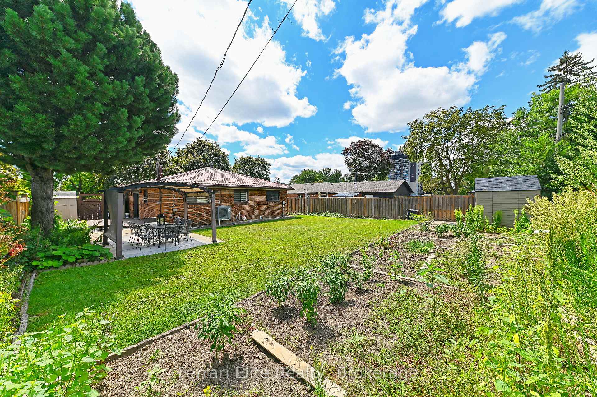 Photo 25 of 73 Farley Crescent, Etobicoke, Willowridge-Martingrove-Richview — HOMEH