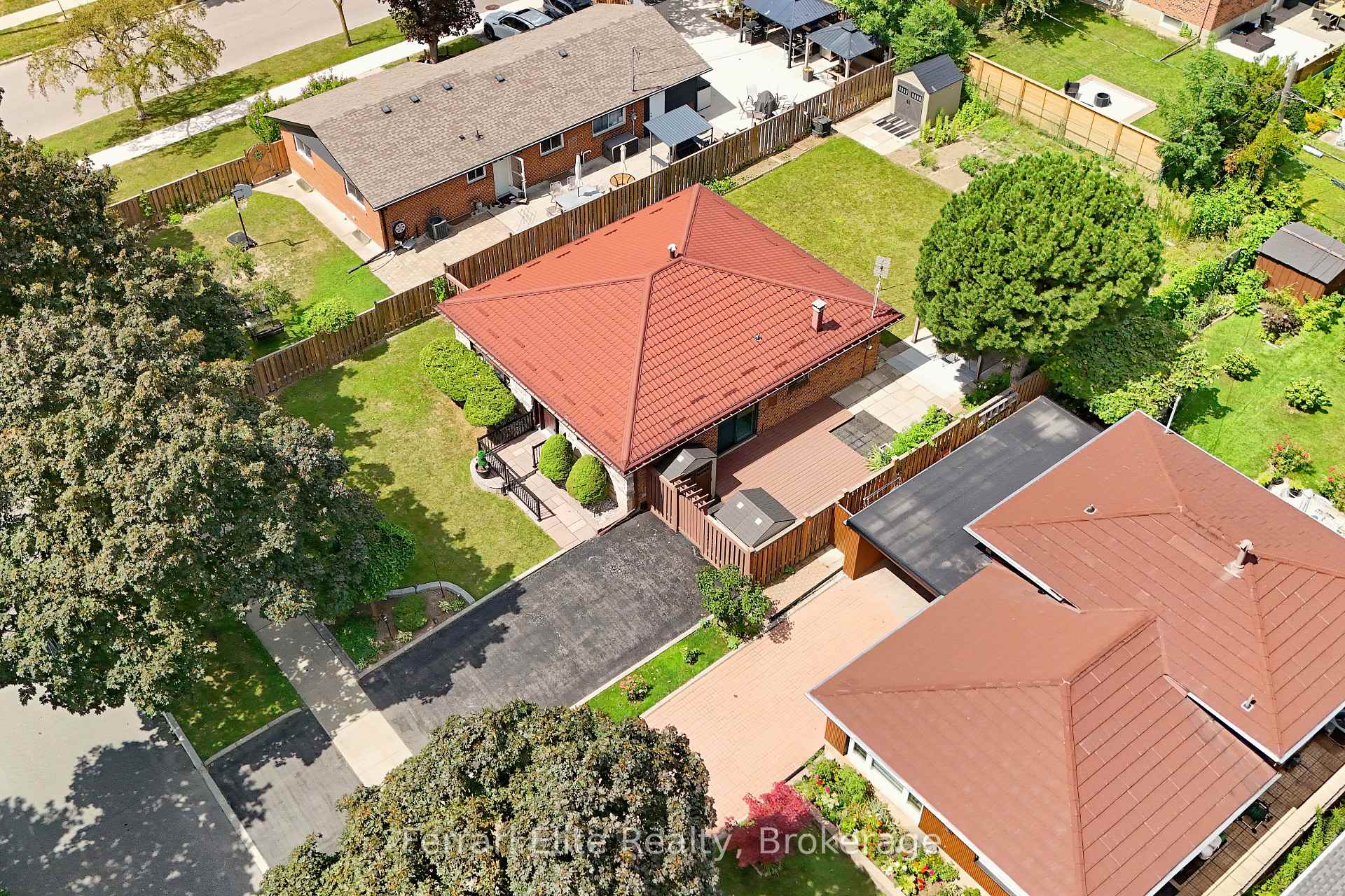 Photo 28 of 73 Farley Crescent, Etobicoke, Willowridge-Martingrove-Richview — HOMEH