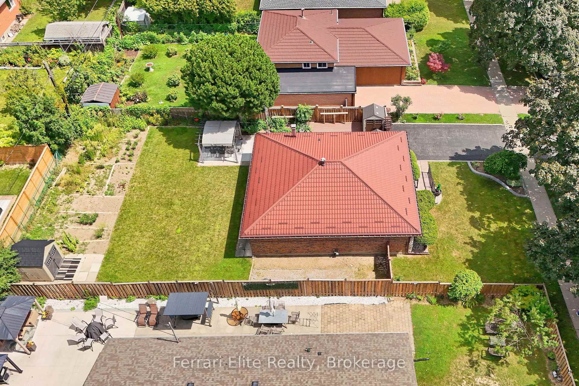Photo 30 of 73 Farley Crescent, Etobicoke, Willowridge-Martingrove-Richview — HOMEH