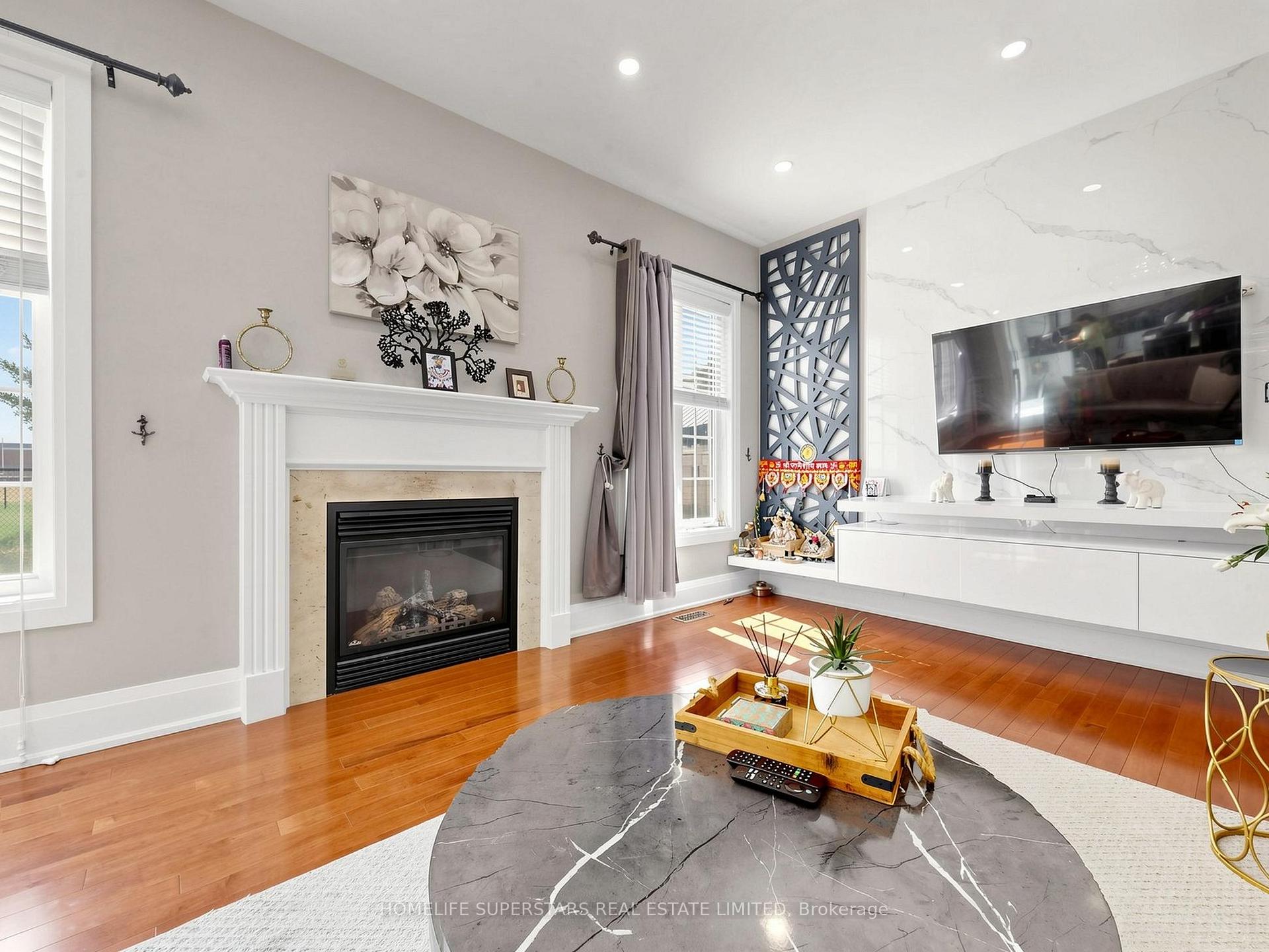 Photo 9 of 72 Egypt Drive, Brampton, Sandringham-Wellington North — HOMEH