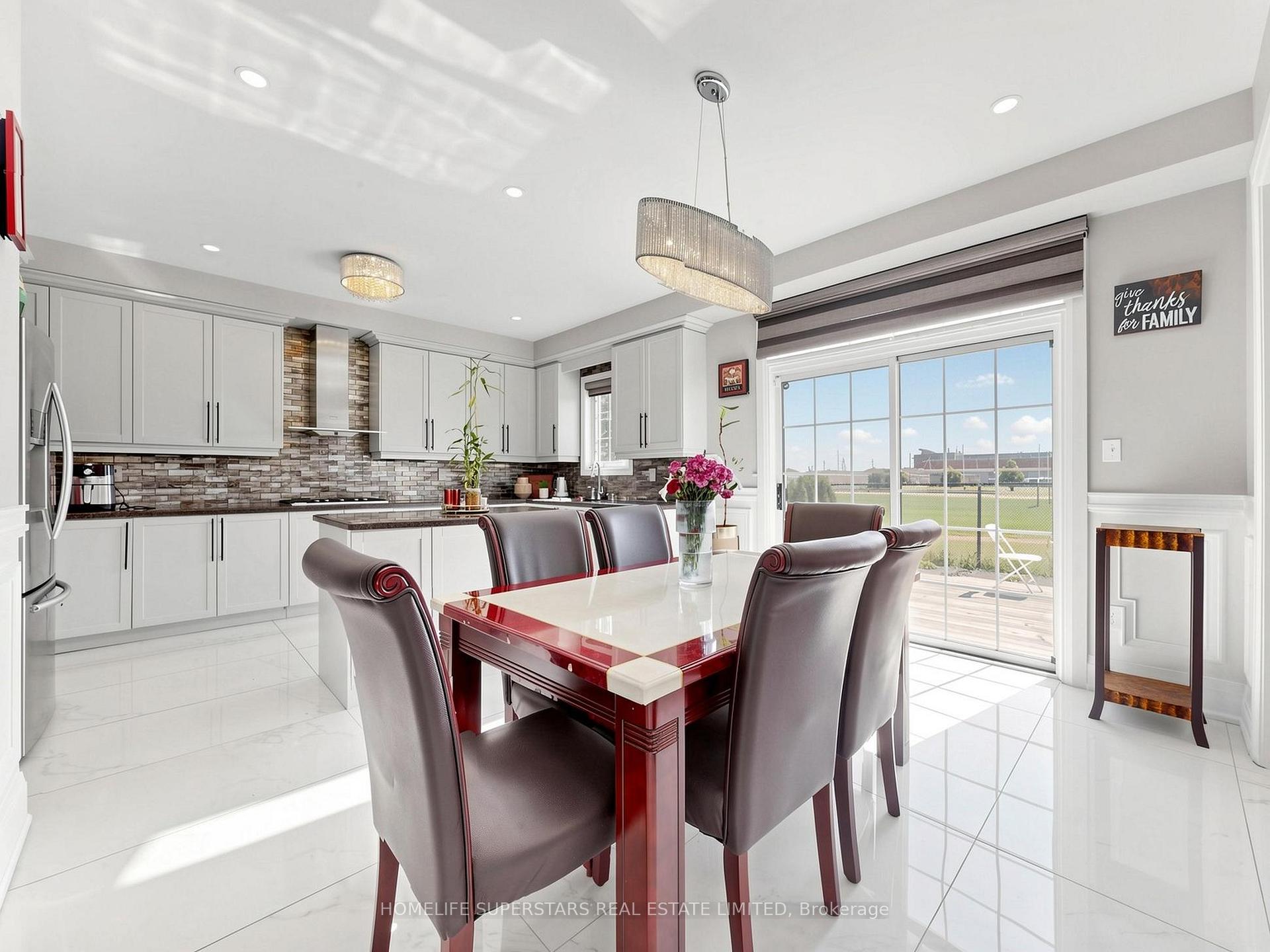 Photo 11 of 72 Egypt Drive, Brampton, Sandringham-Wellington North — HOMEH