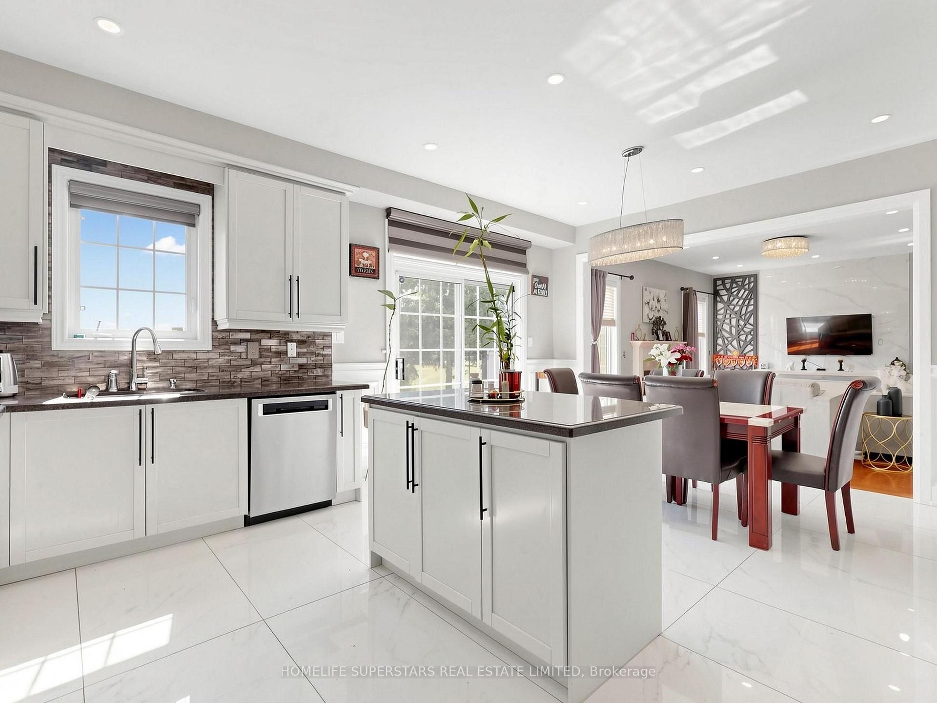 Photo 14 of 72 Egypt Drive, Brampton, Sandringham-Wellington North — HOMEH