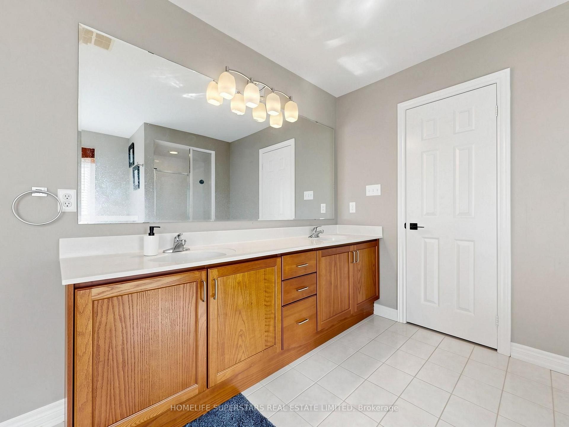 Photo 23 of 72 Egypt Drive, Brampton, Sandringham-Wellington North — HOMEH