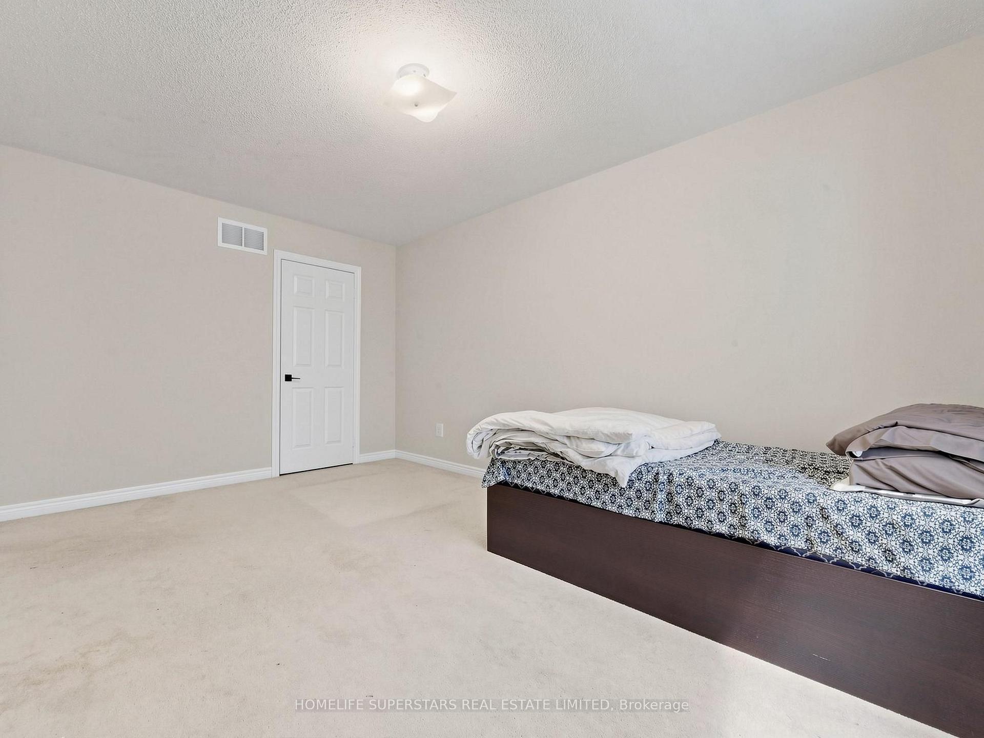 Photo 35 of 72 Egypt Drive, Brampton, Sandringham-Wellington North — HOMEH