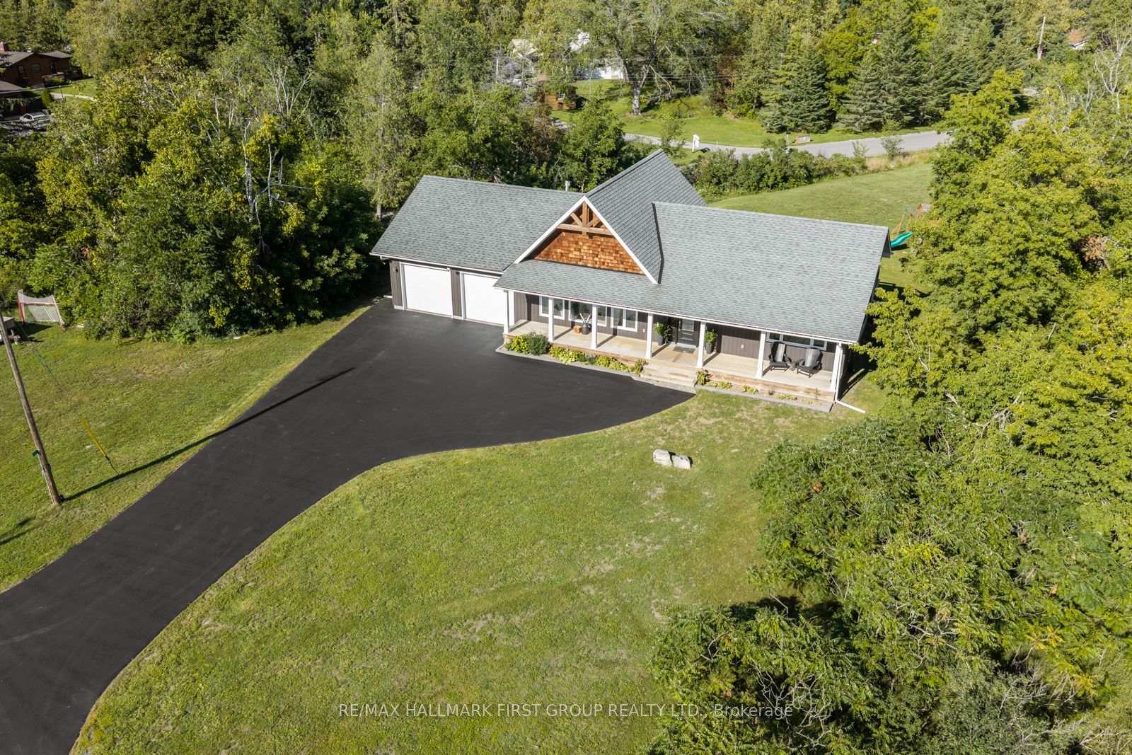Photo 2 of 20 Lagoon Drive, Kawartha Lakes, Fenelon Falls — HOMEH
