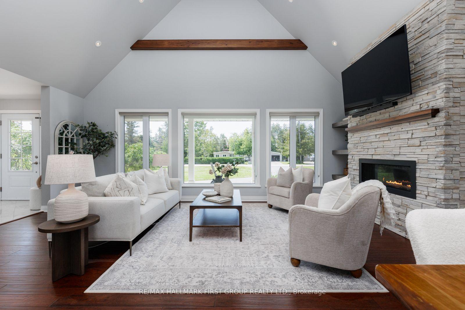 Photo 12 of 20 Lagoon Drive, Kawartha Lakes, Fenelon Falls — HOMEH