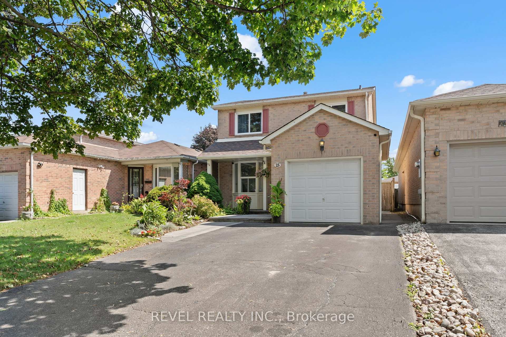 Photo 1 of 18 Longstaff Drive, Ajax, Central — HOMEH