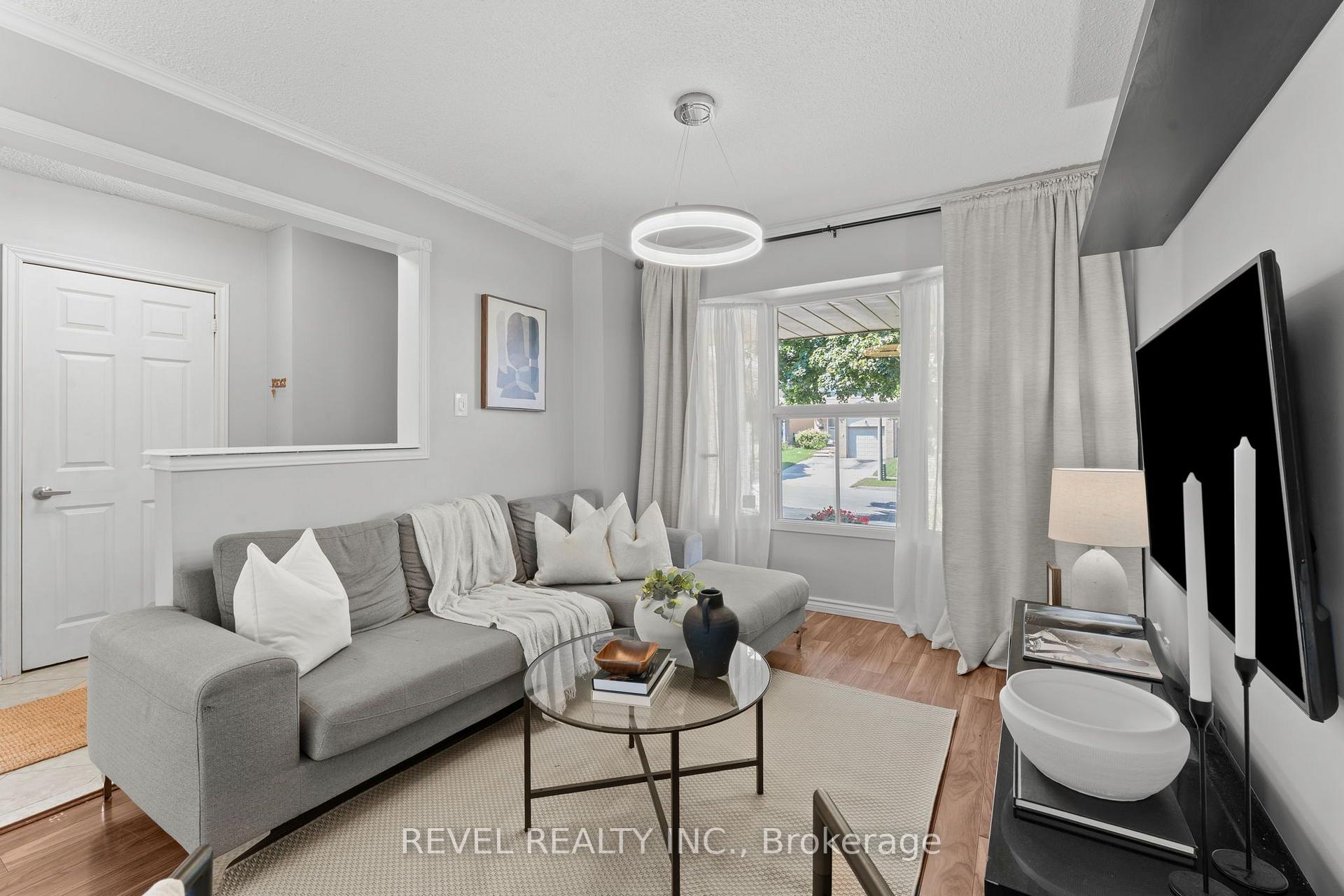 Photo 9 of 18 Longstaff Drive, Ajax, Central — HOMEH