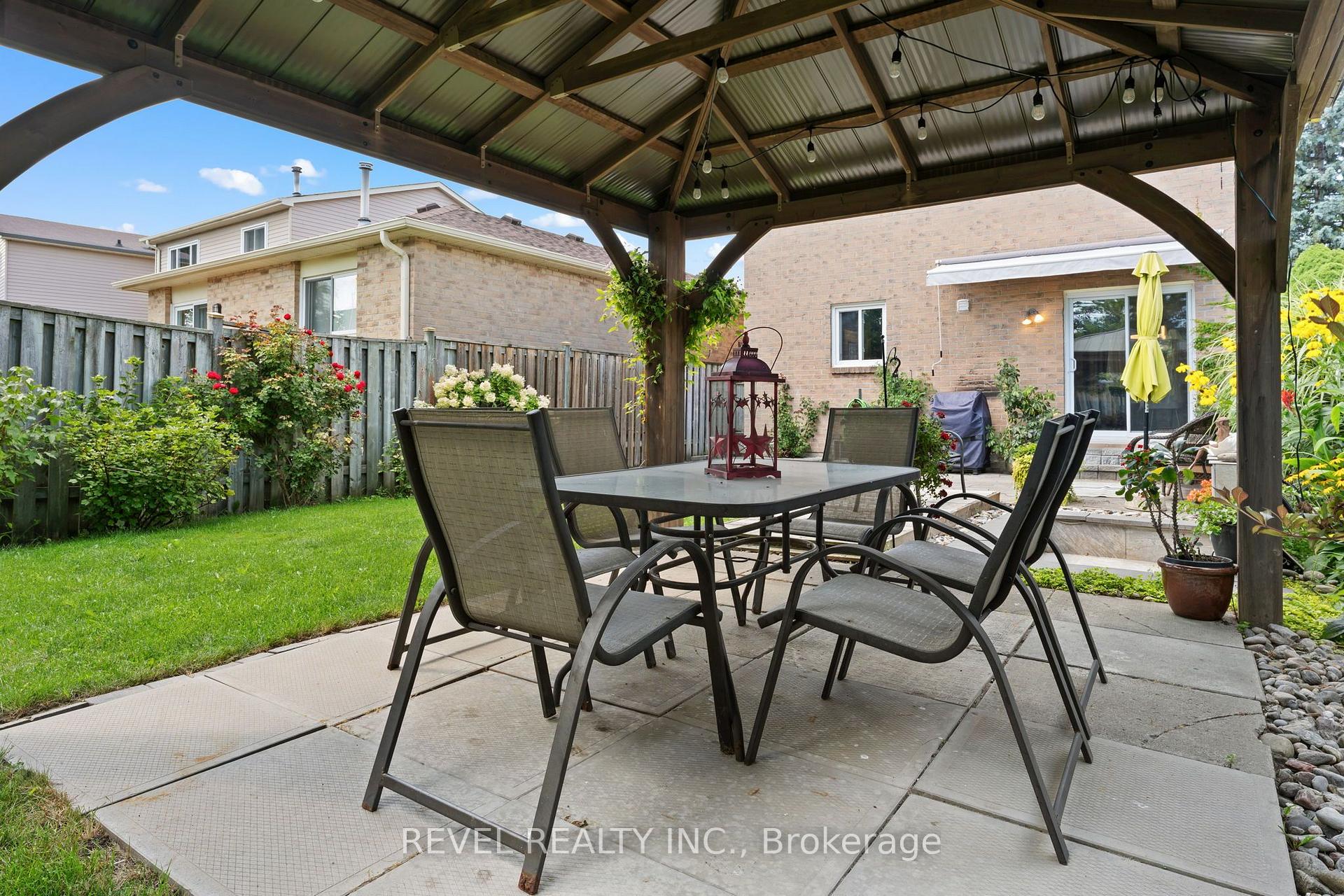 Photo 25 of 18 Longstaff Drive, Ajax, Central — HOMEH