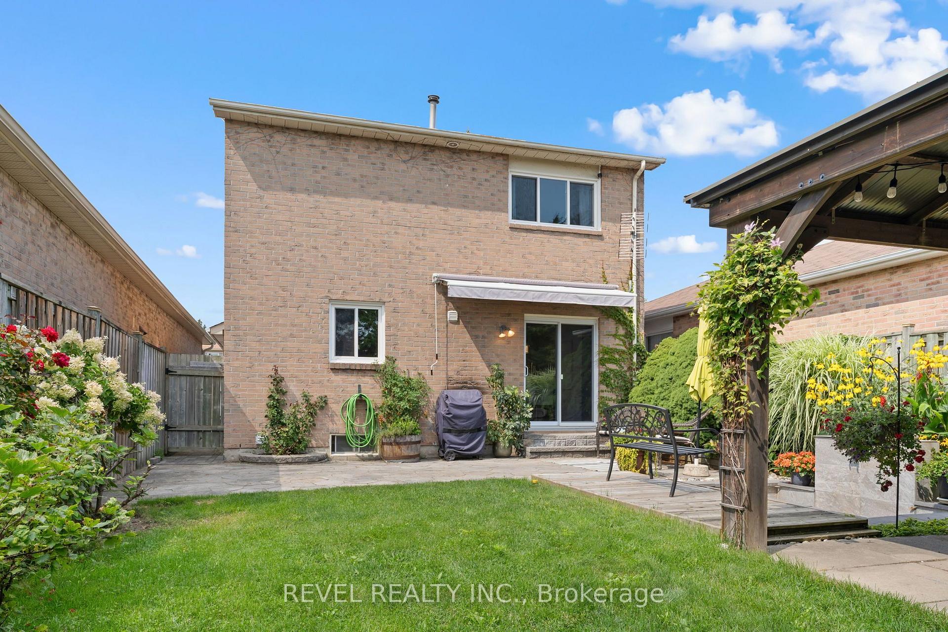 Photo 29 of 18 Longstaff Drive, Ajax, Central — HOMEH
